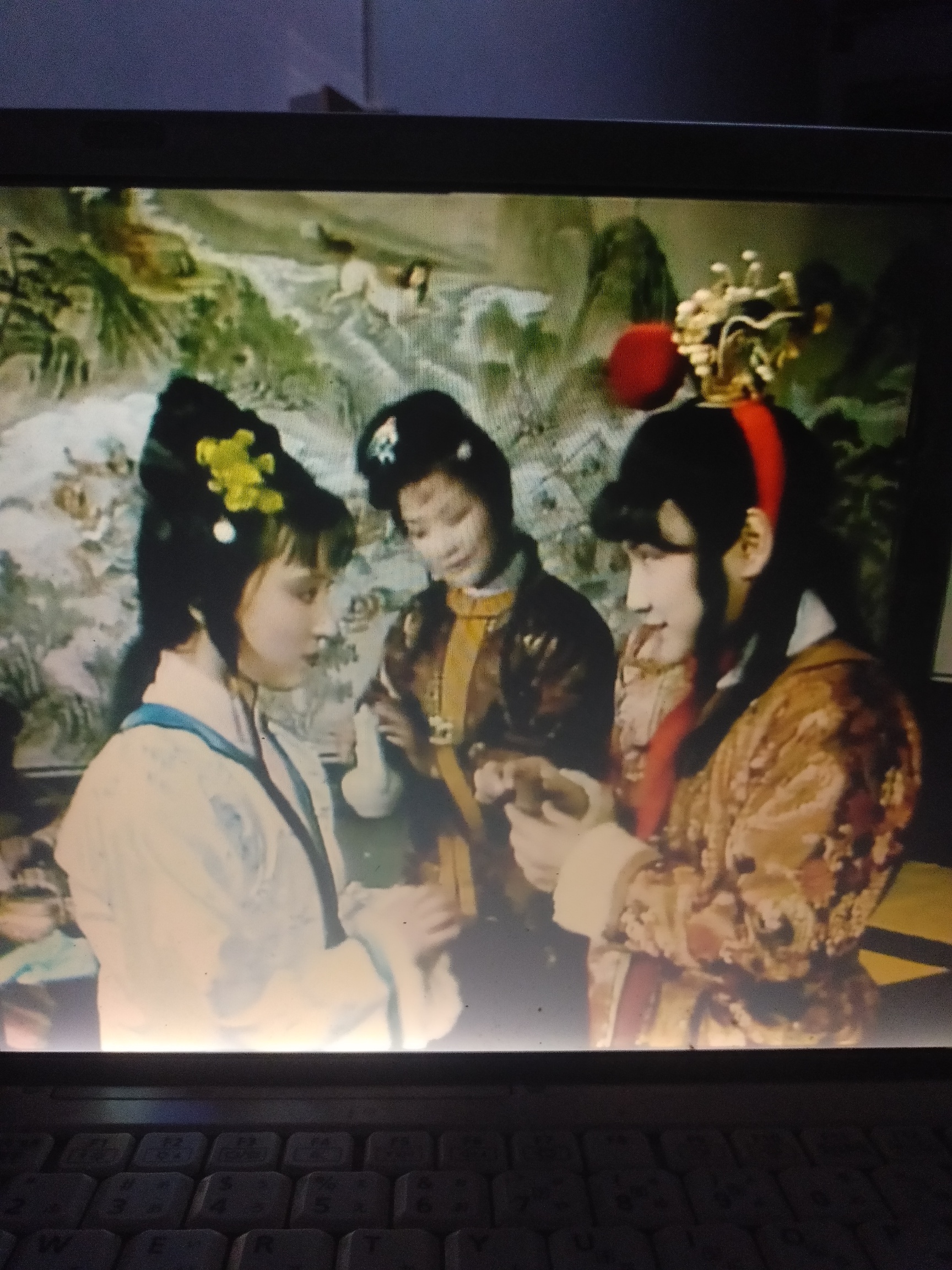 看红楼梦时感觉林黛玉挺可怜的，现在想想老哥们，比起她来真是可怜十倍，没得吃没得穿1 / 作者:cms888888 / 