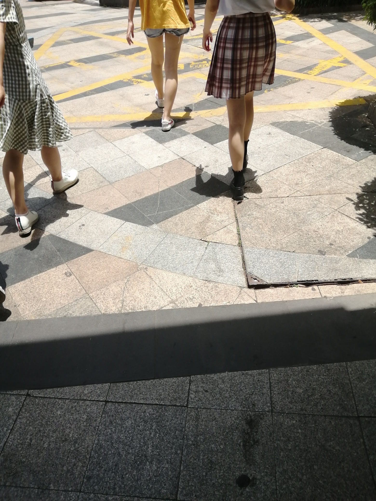 上去舔? 



13 / 作者:简单@明 / 