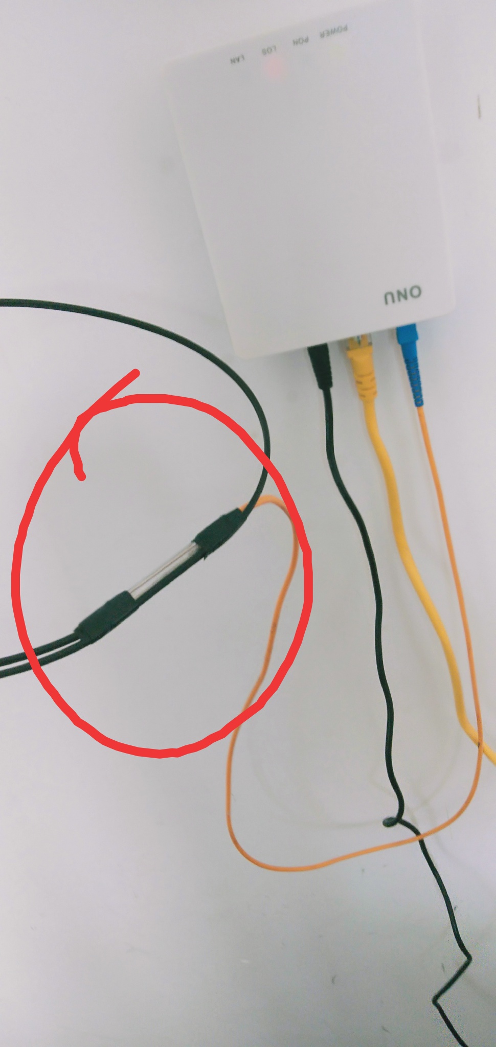 入户光纤宽带线被开挖掘机人弄断了请问有董的宽带线老铁吗光纤这个线