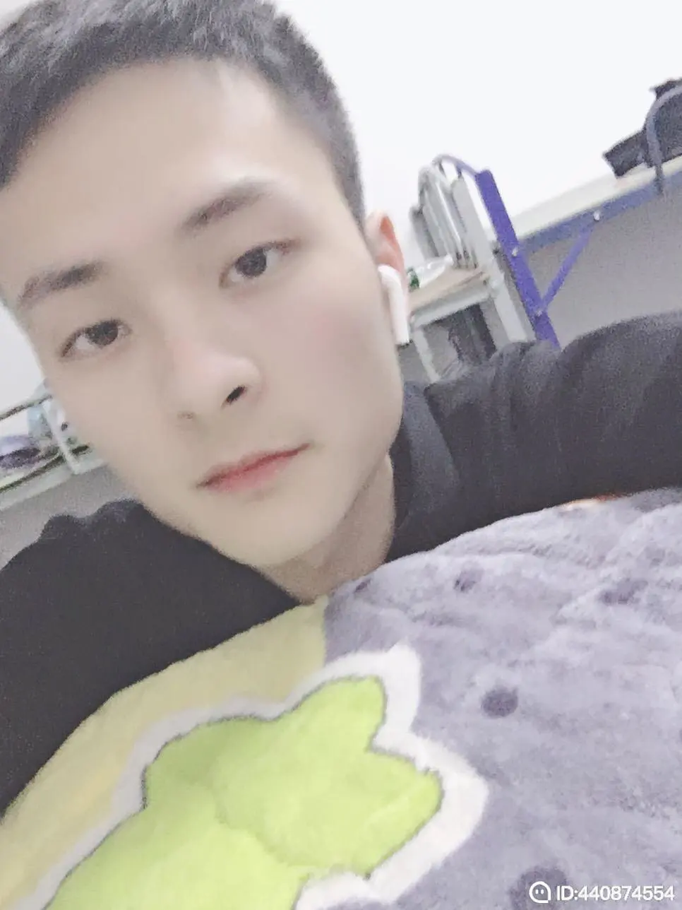 这长相在卡农老哥里，算什么水准



84 / 作者:过往云烟。 / 
