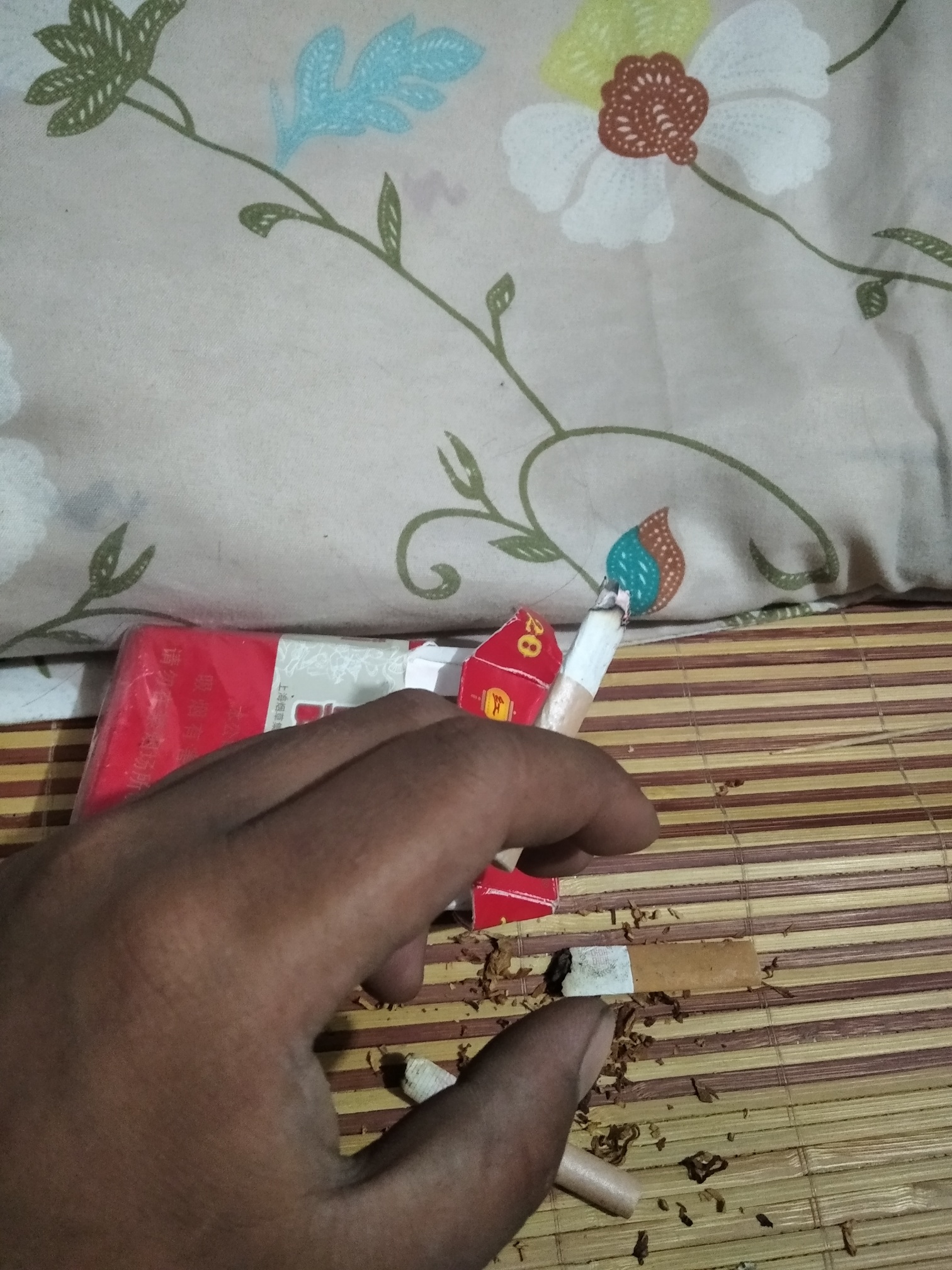 太难了，两天没吃饭了，也不知道烟是啥味道了
14 / 作者:张鹏飞飞哥 / 