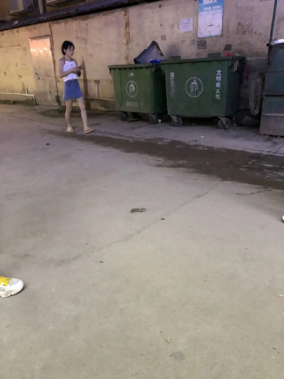 舔





58 / 作者:张鹏飞飞哥 / 