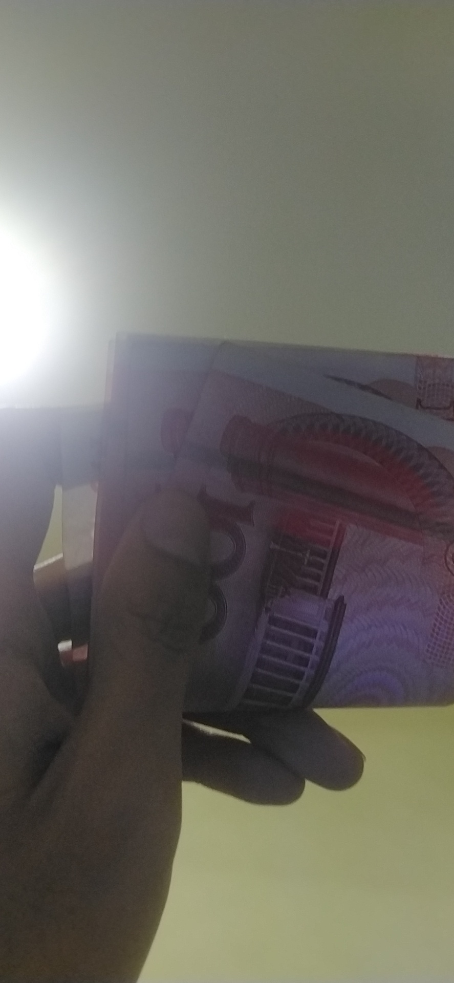 被强制执行半年了，只能用现金了

25 / 作者:湛渊 / 