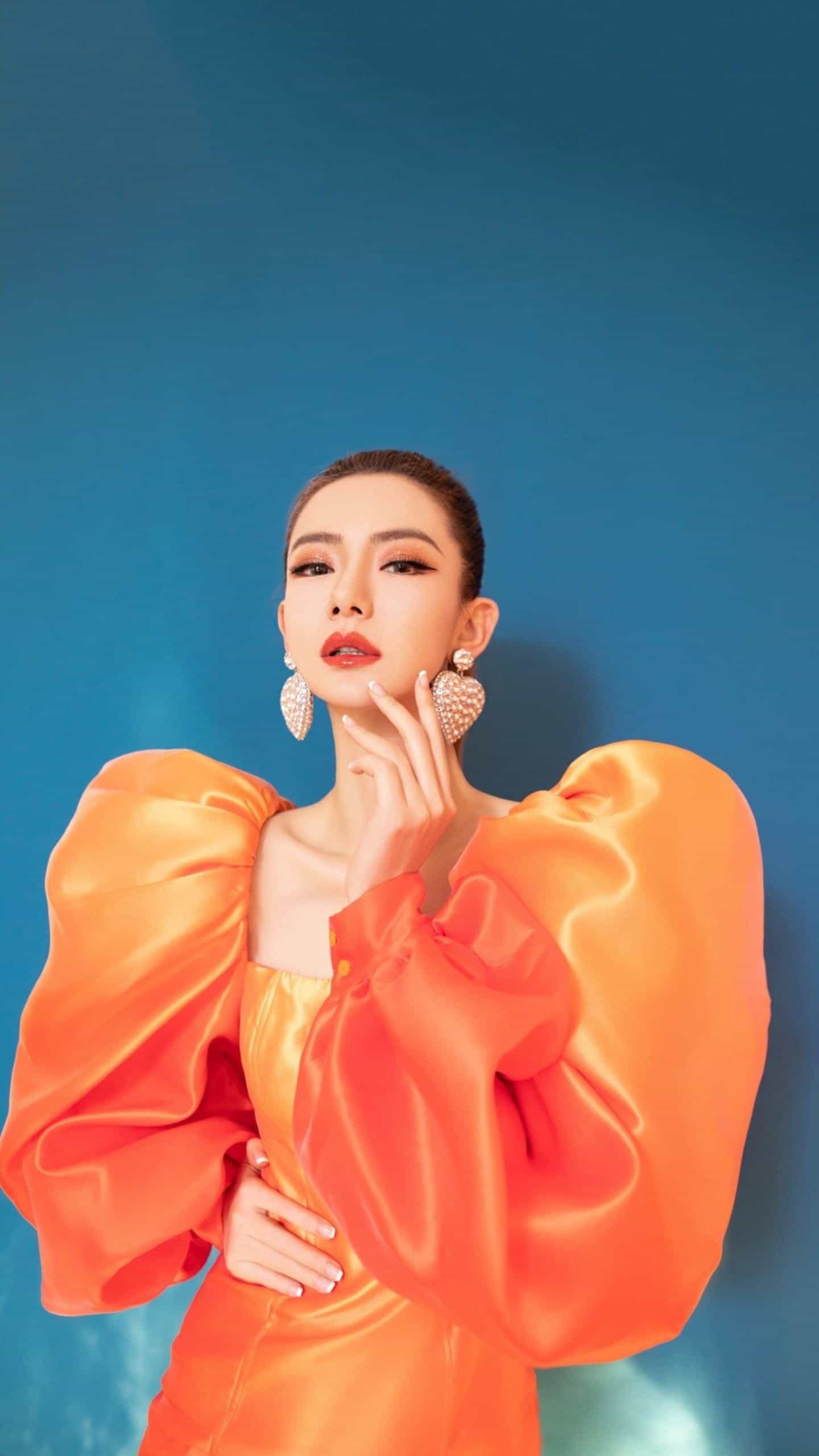 微信被封，需要自己用手机号发信息自助解封，手机号不用了，怎么解开谁会帮下。两盒中50 / 作者:飞哥111 / 