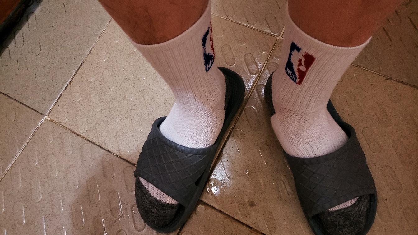 酒店都是留给情侣们的，单身贵族都归宿，只能是uc浏览器，晚上好，飞机人，手艺人

72 / 作者:工资管家001 / 