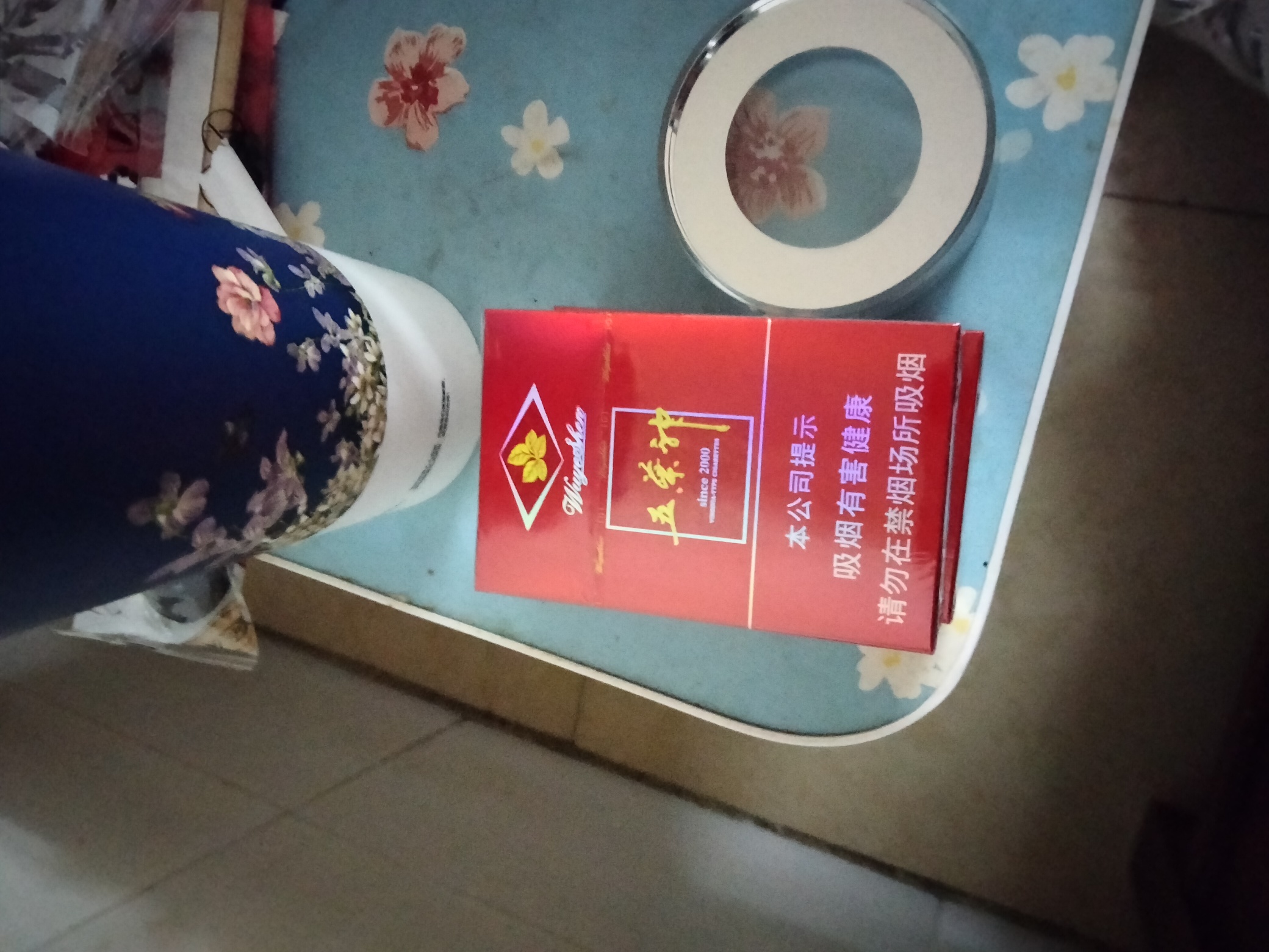 每次看到老哥发动态说  肚子饿  没钱吃饭，我就想团个饭给他，说没烟抽就想给他团包烟2 / 作者:欧阳张 / 