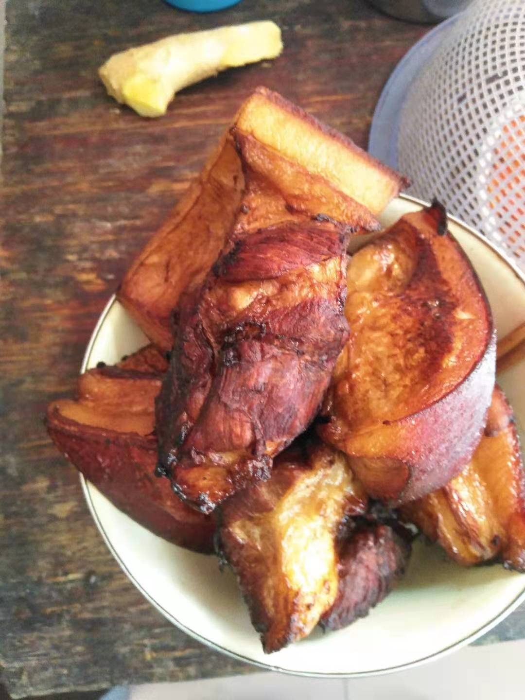 唉心累啊刚刚收老妈发来的信息怎么一大碗肉还不到100却不知道怎么