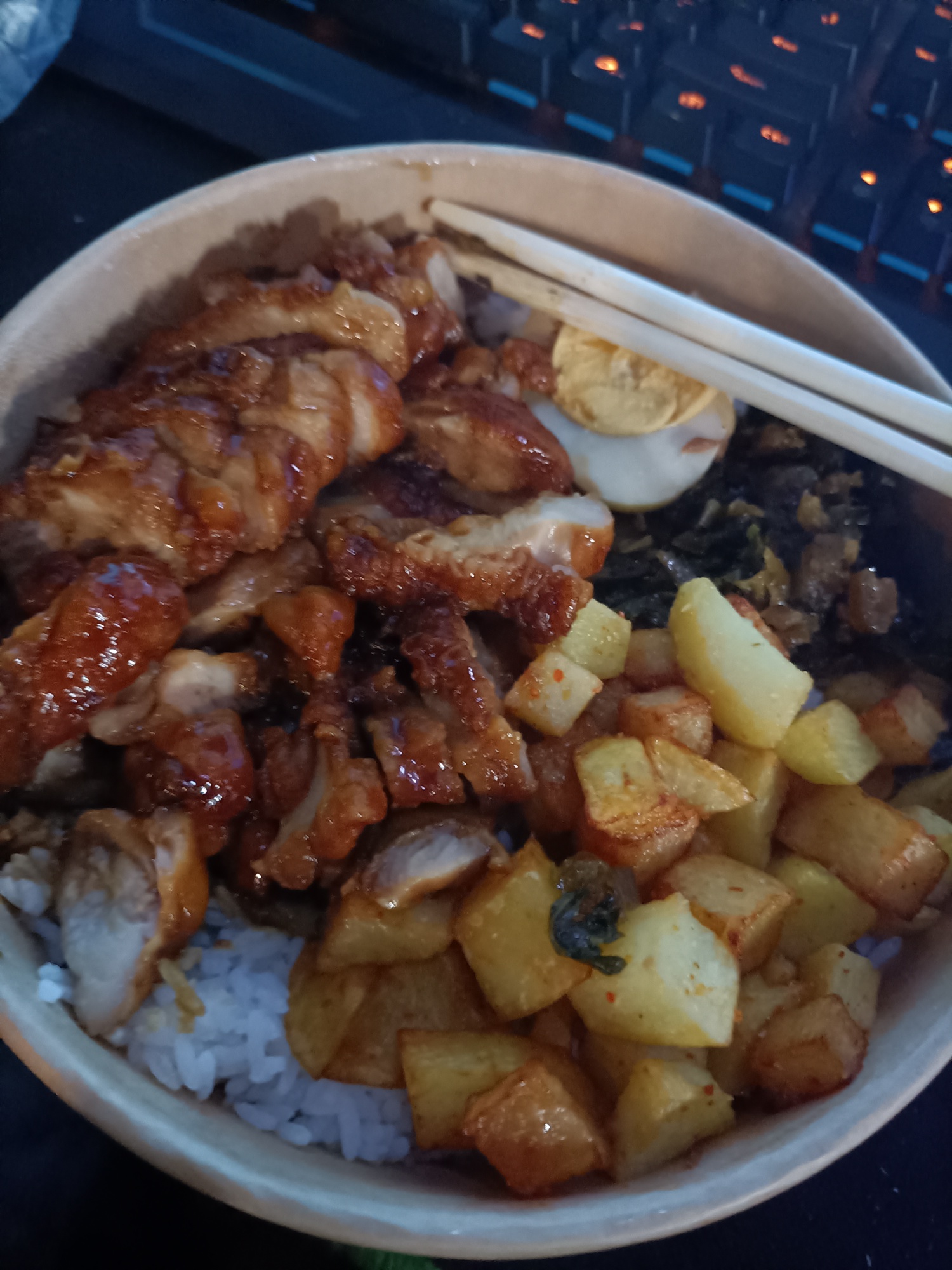 吃

30 / 作者:带刺的玫瑰啊 / 