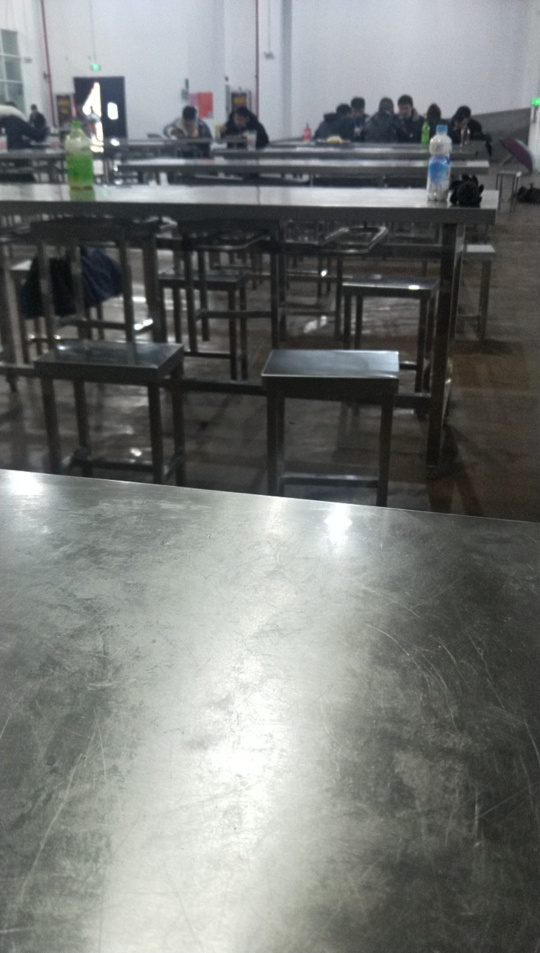 早上八点做到下午五点，两顿饭，一天200块，。啥都好，啥都不用干，就是他M的冷

87 / 作者:殇之金砖 / 