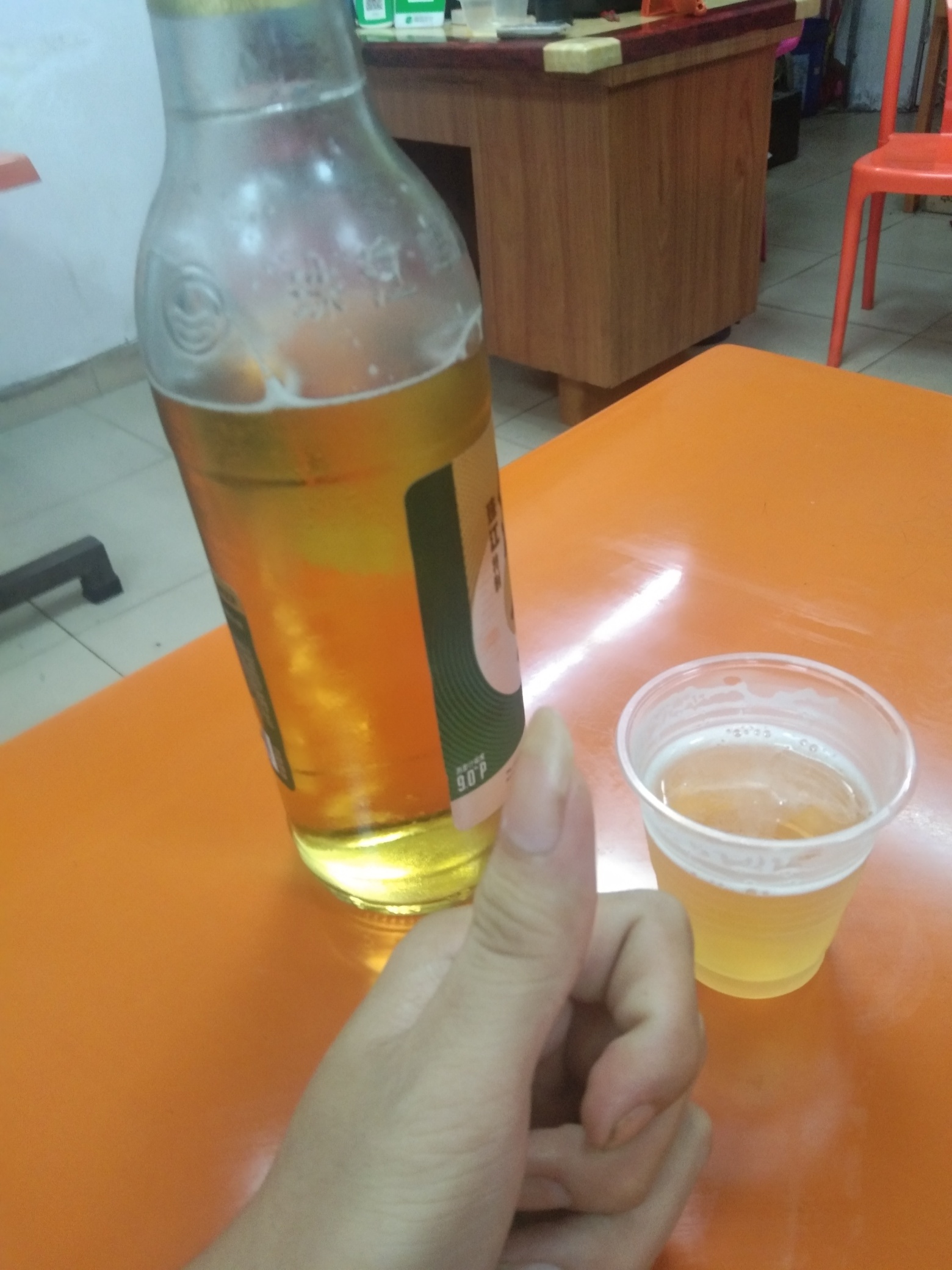 吃饭了  老哥们   明天继续搬砖

8 / 作者:敗北· / 
