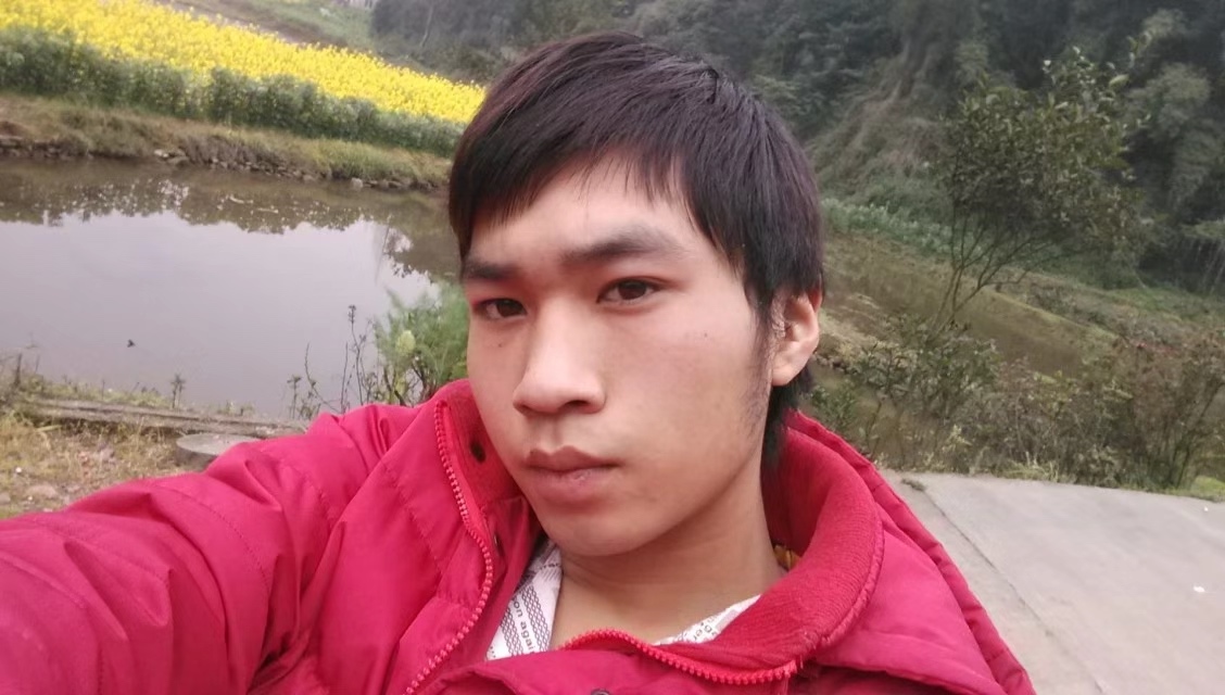 淘特被撸人头后续，我竟然从他企鹅找到了这条狗的照片。人模狗样说的大约是这种人


83 / 作者:触不可及520 / 