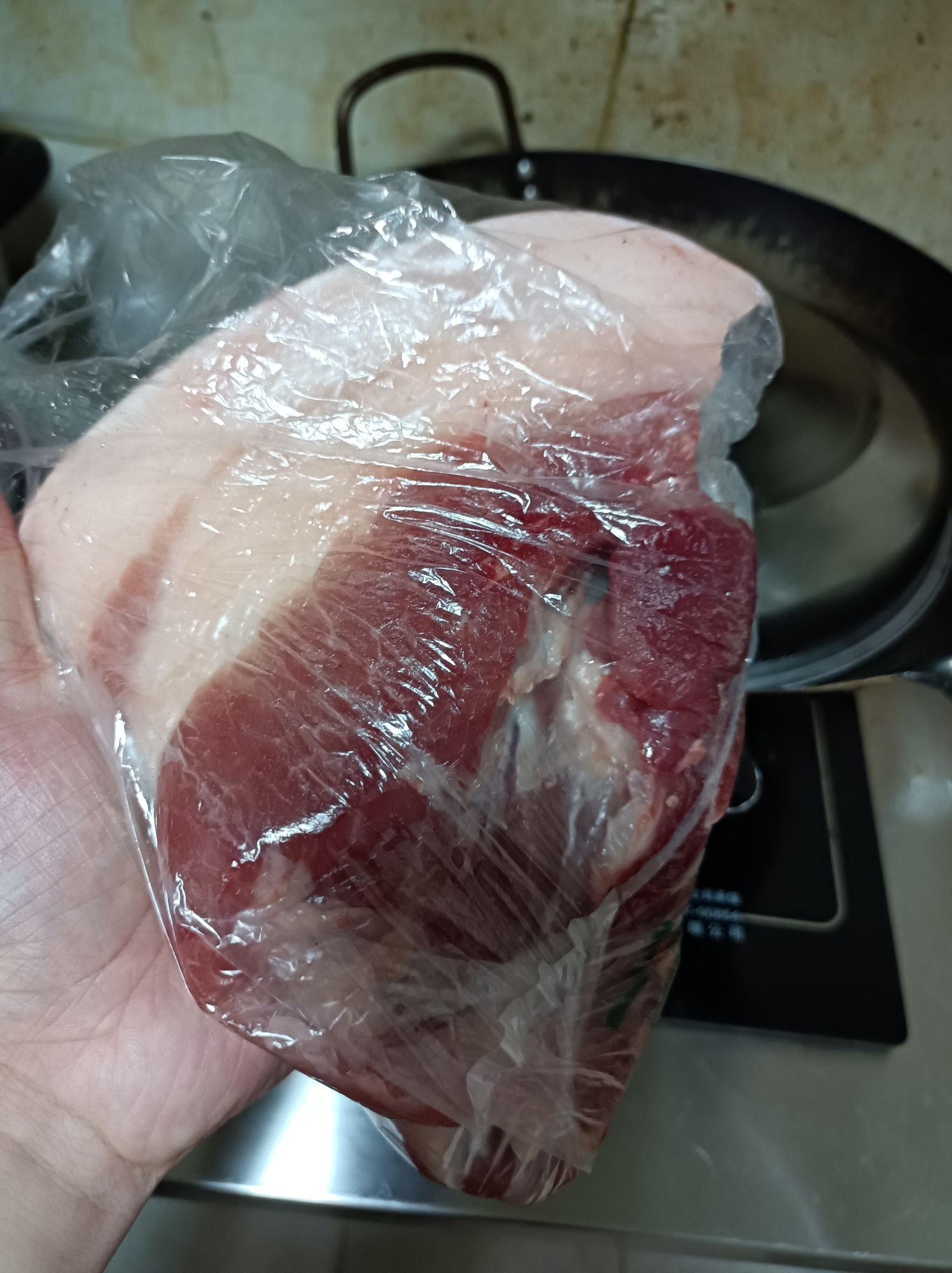 吃肉了 吃肉了。。。。

昨晚撸的欧易15块多，今天睡醒了果断去买了一斤多肉回来。99 / 作者:三哥YYDS / 