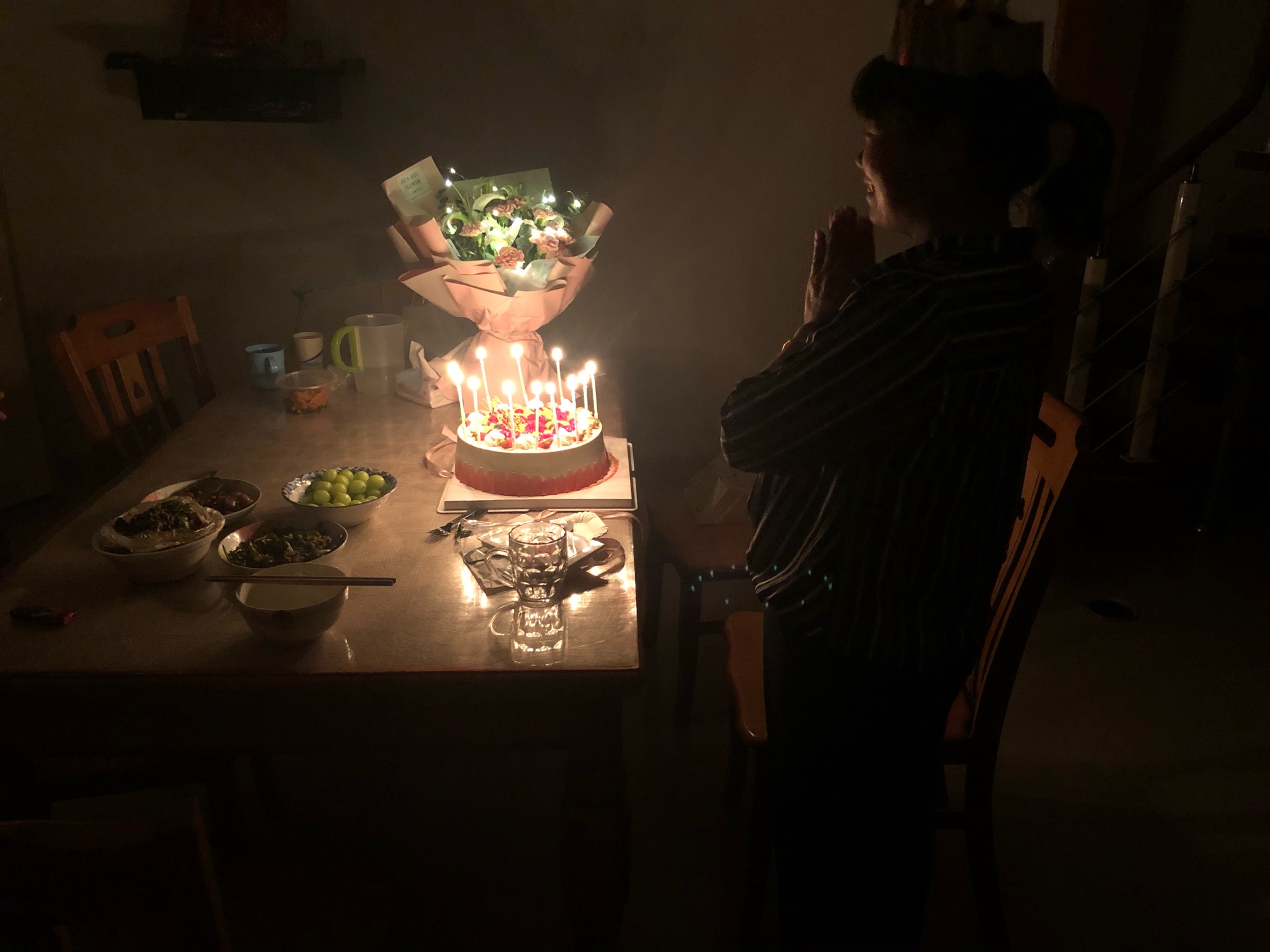 回来银行上班上岸 多陪陪父母 
老哥们多回家吧 别再赌了


82 / 作者:爸爸爱你们 / 