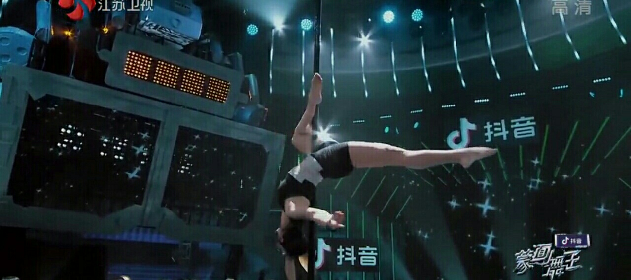 不懂就问，万能的卡农老哥们，无意中看到电视中蒙面舞王，能告诉我这个是谁不，被雷到78 / 作者:奥迪哥985 / 