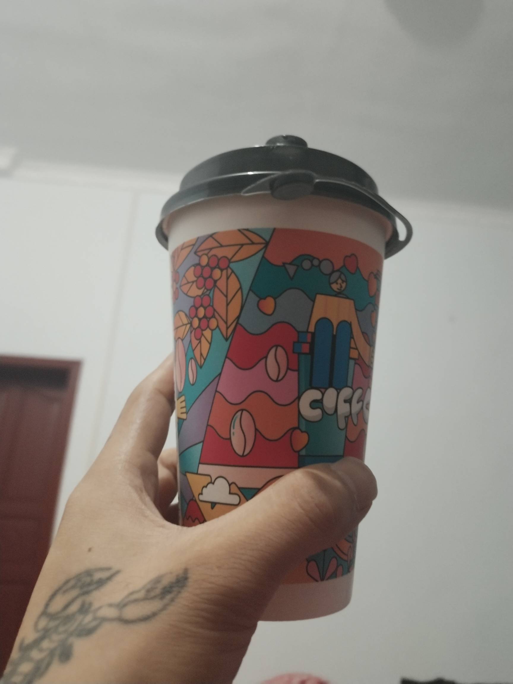 游云南交通50优惠卷买的，总共实际付款2毛，6杯

27 / 作者:一如既往想着你 / 
