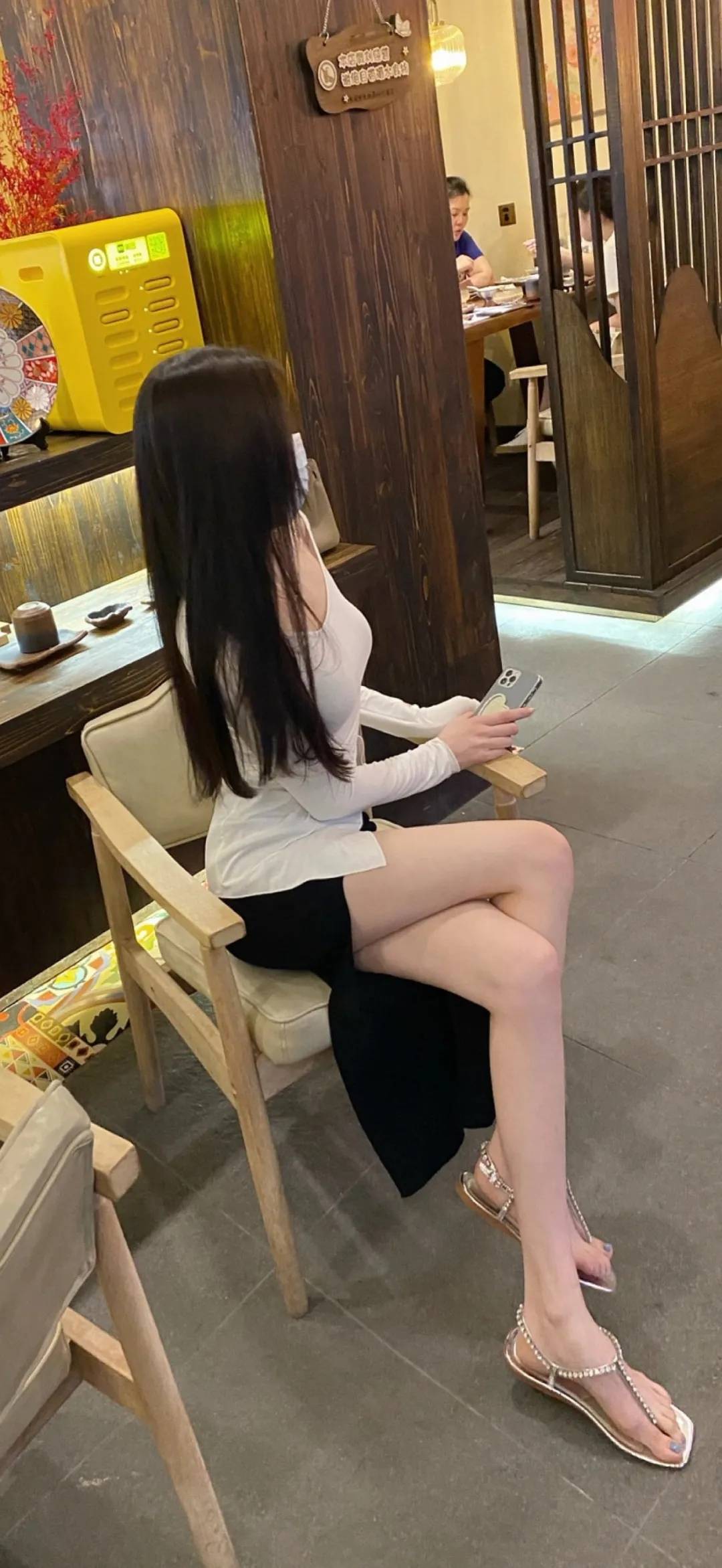 四五个小时没来看卡农 农商没了 听说贵州河北有水马上飞过去 结果自己都弄过了 看着农23 / 作者:小岚岚 / 