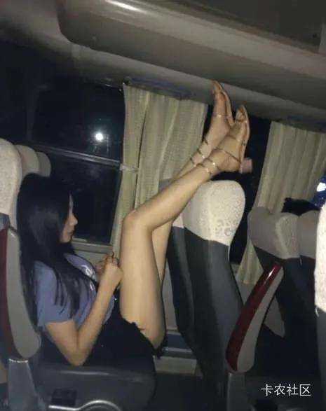 兄弟们求求你们  狠狠地 骂我几句

47 / 作者:想开跑车泡妹子 / 