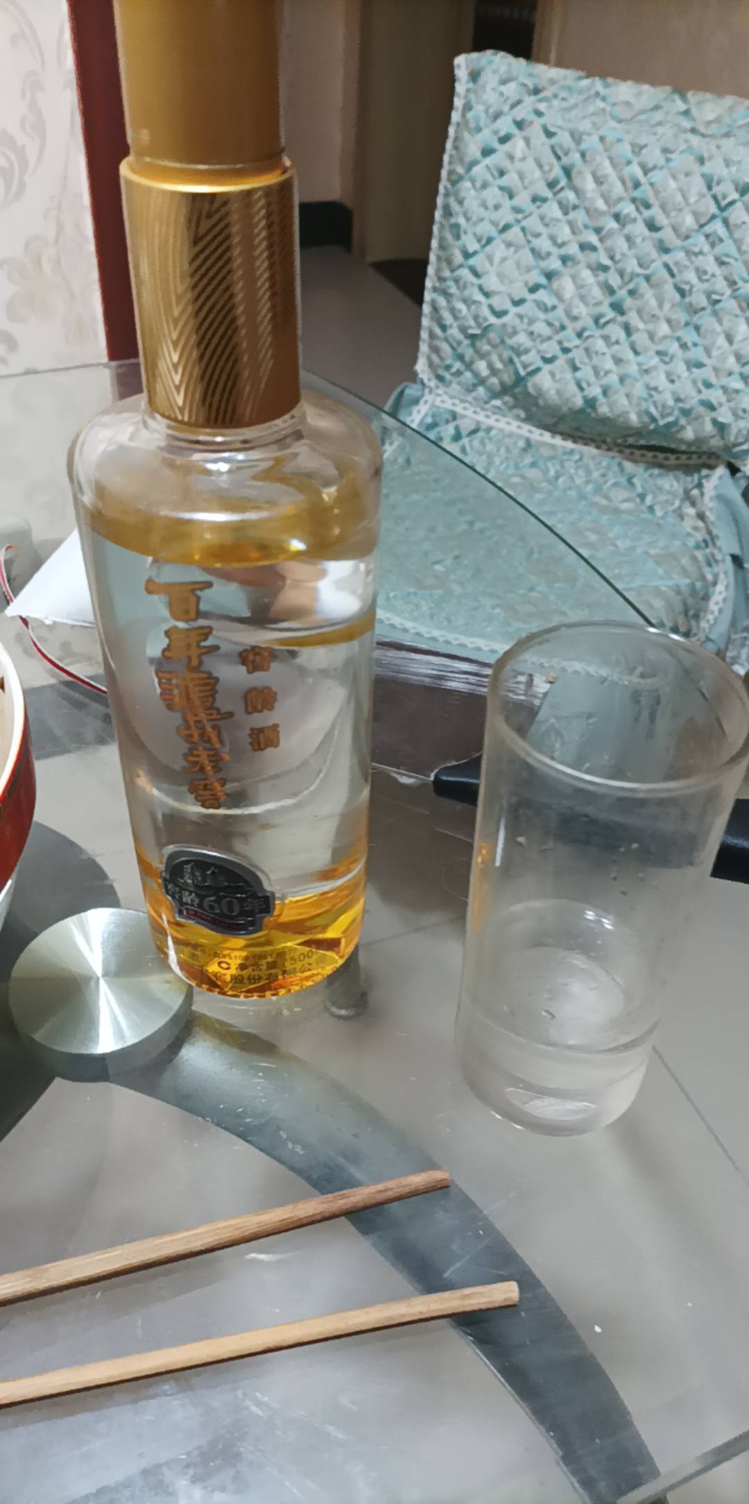 奢侈一把，今天我妈来看我

给我做了麻辣鱼，她过年去乡下吊了两条4斤重的大鱼

又给67 / 作者:和平之月 / 
