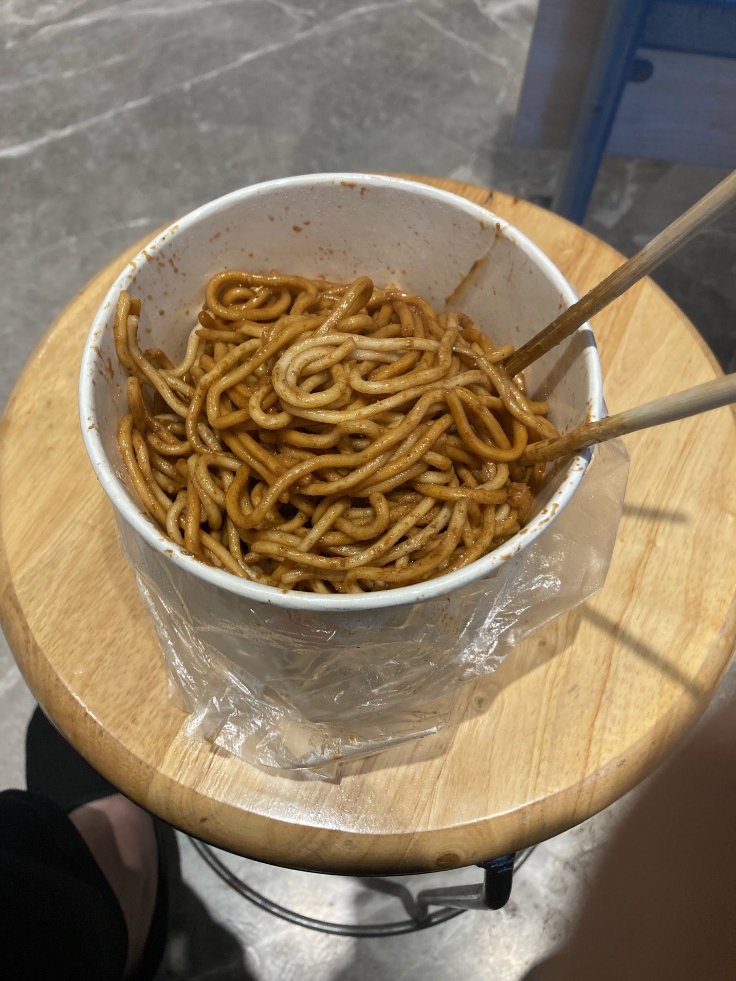 昨天我在上夜班楼上小两口被隔离了，男的大晚上打电话给老哥，问能不能去他女朋友房间30 / 作者:kele999(可乐呀) / 