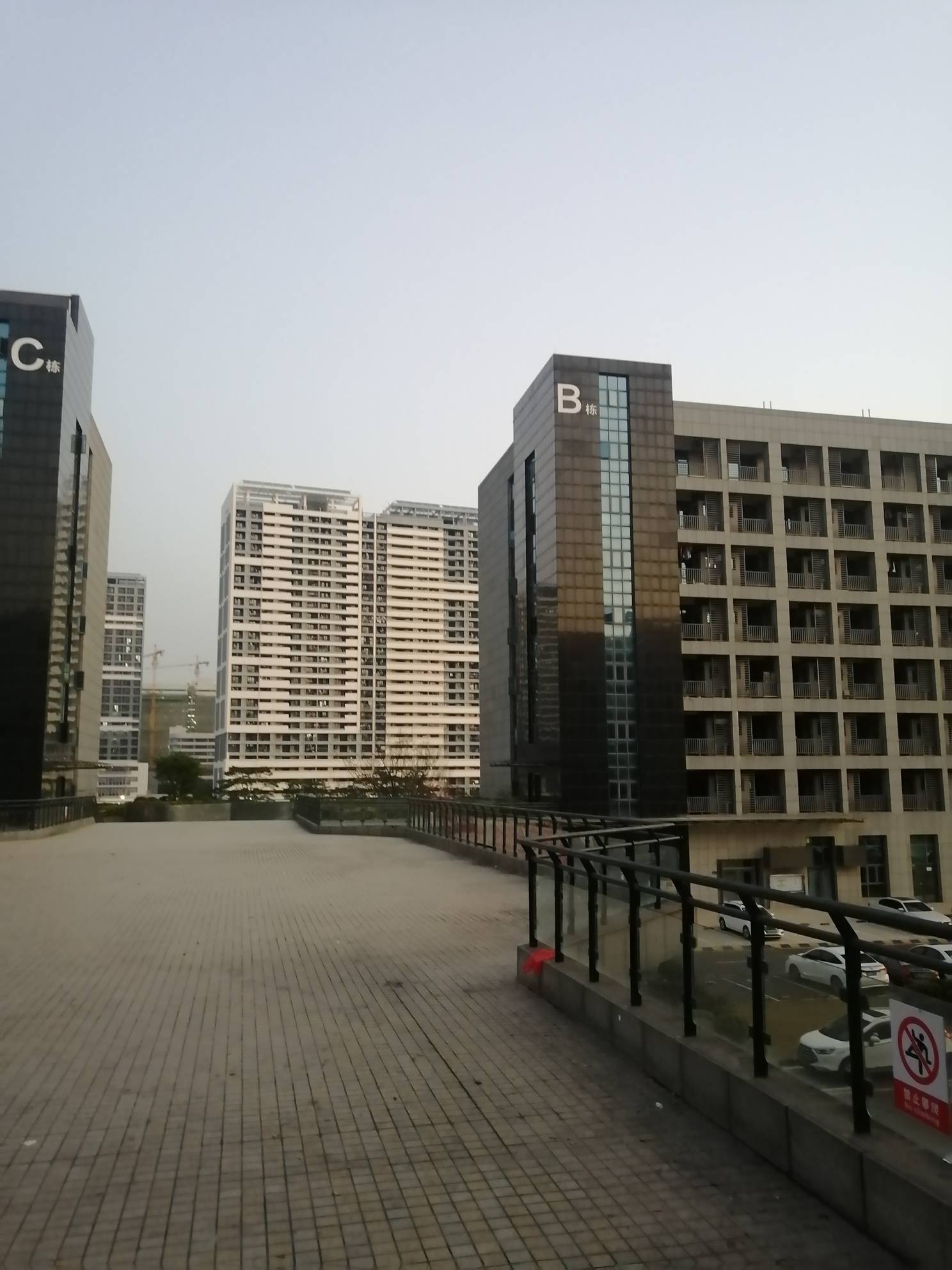 兄弟们，日结休息抽支烟，好困，但是又不能睡


52 / 作者:我命由天不由你。 / 