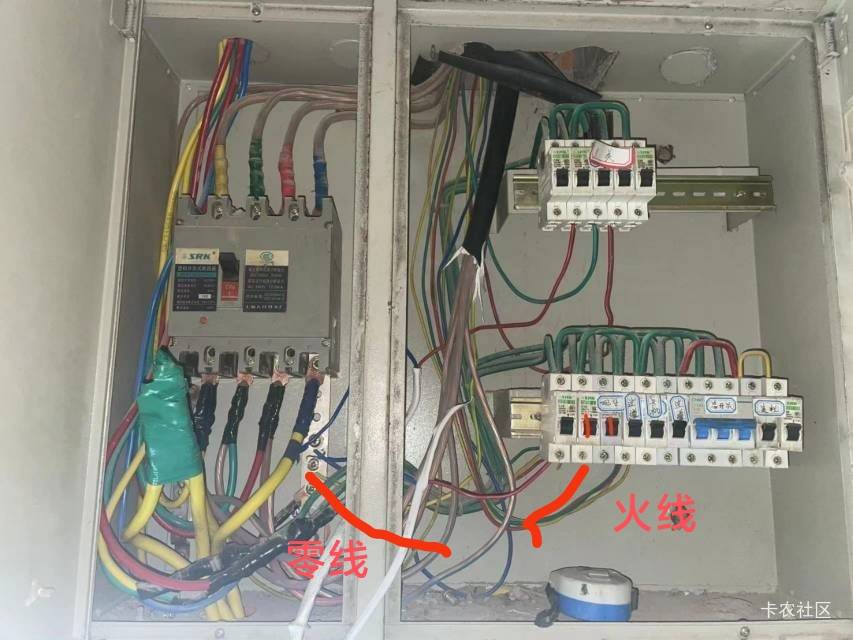 有会电工的老哥吗？我想接个排插在两根红线那里可以吗会有危险吗

62 / 作者:庸人自扰adc / 