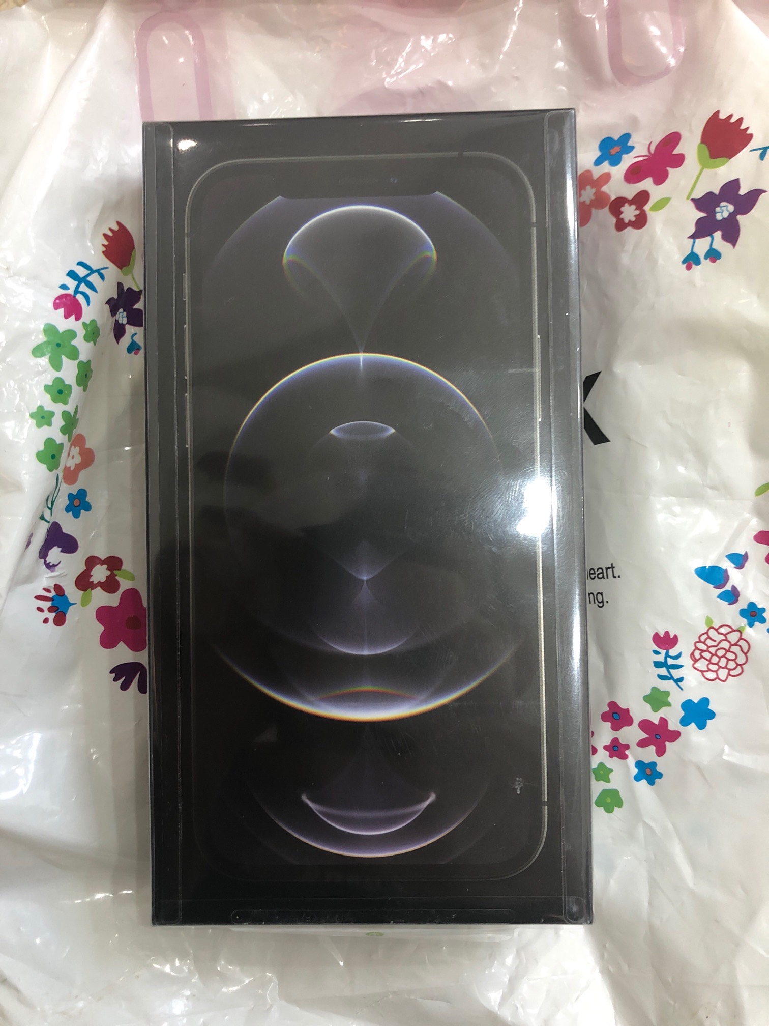 狗日的，疫情影响 工厂停产，一个月才上了几天班，就发了几百块。按道理不是应该发不97 / 作者:部落ren / 