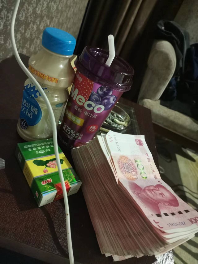 别放鸽子了好吗.昨天钱都取好了.说不来了.同台

81 / 作者:火霉霉0705 / 