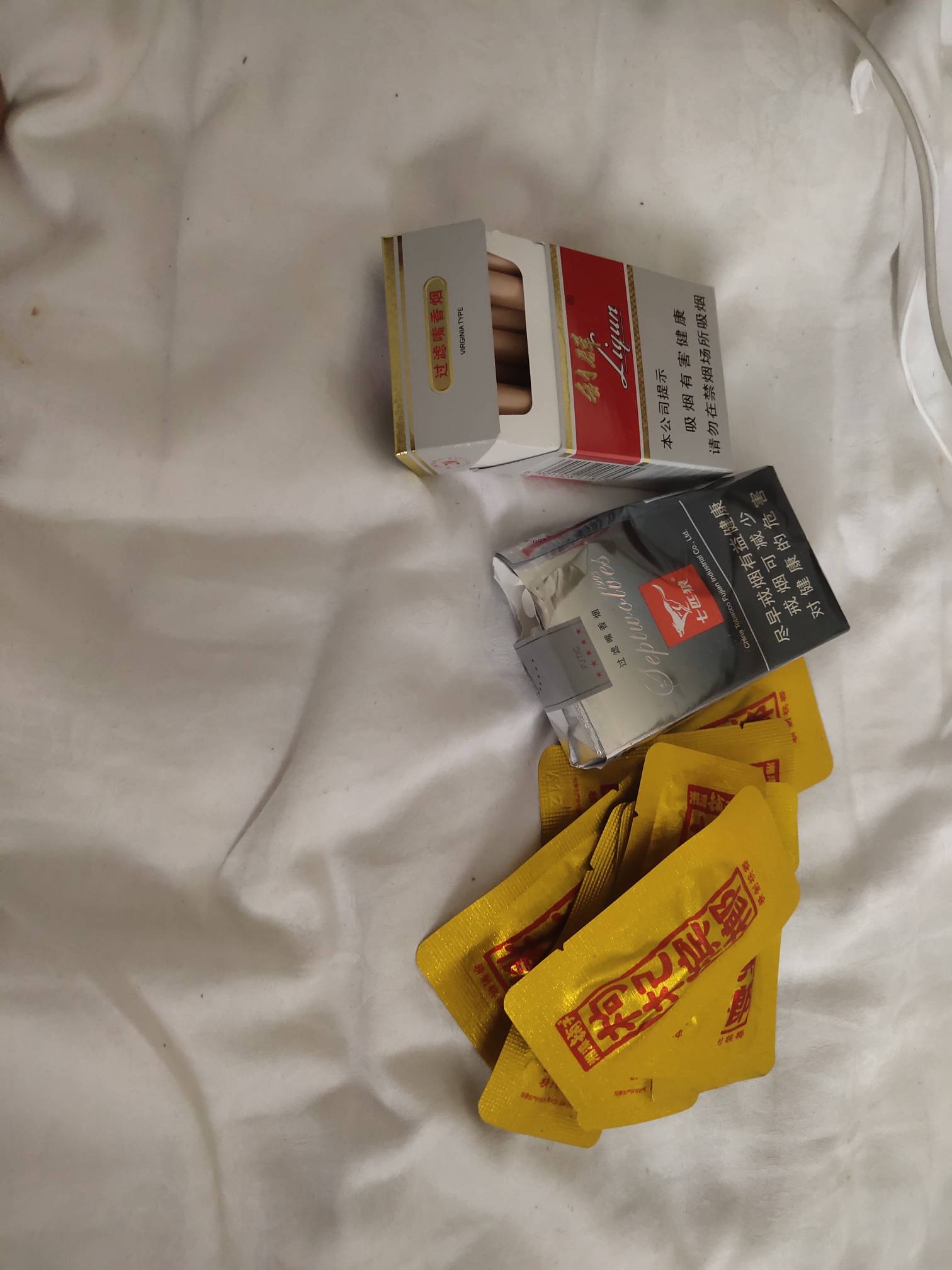 老哥们挂b了一个人躺在宾馆  微信支付宝都没钱了  酒店开了一个月  有没有老哥一起挂88 / 作者:zcm8888zwh / 