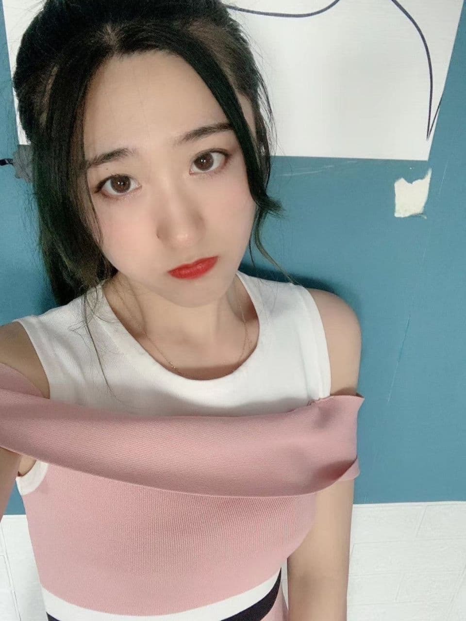 唉，基本是废了，26没谈过恋爱







56 / 作者:老衲要射了 / 
