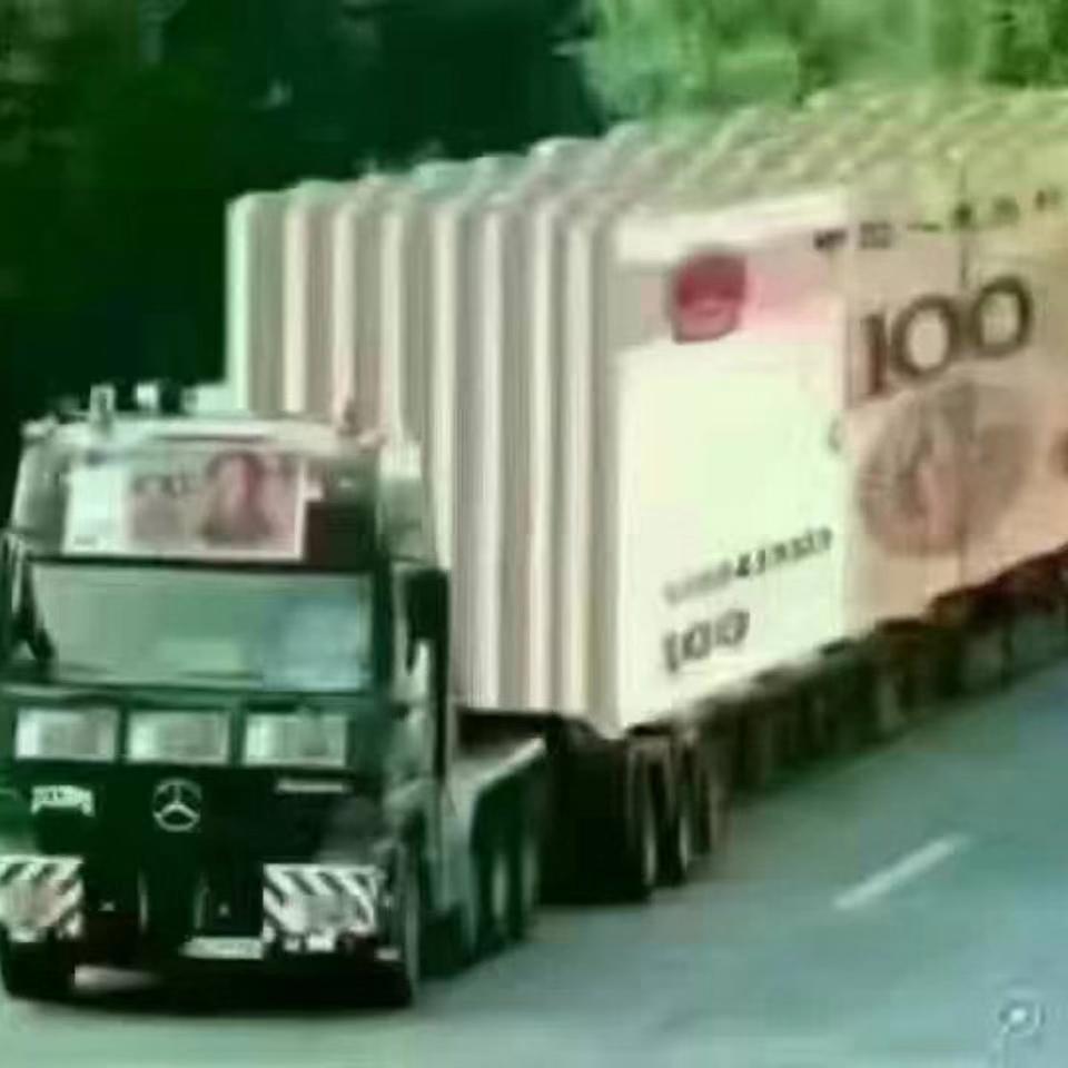 贵州工行都不弹，只有首登，又是惨淡的一个月，睡觉了，明天抄课代表作业查漏补缺

24 / 作者:讨喜zxc / 