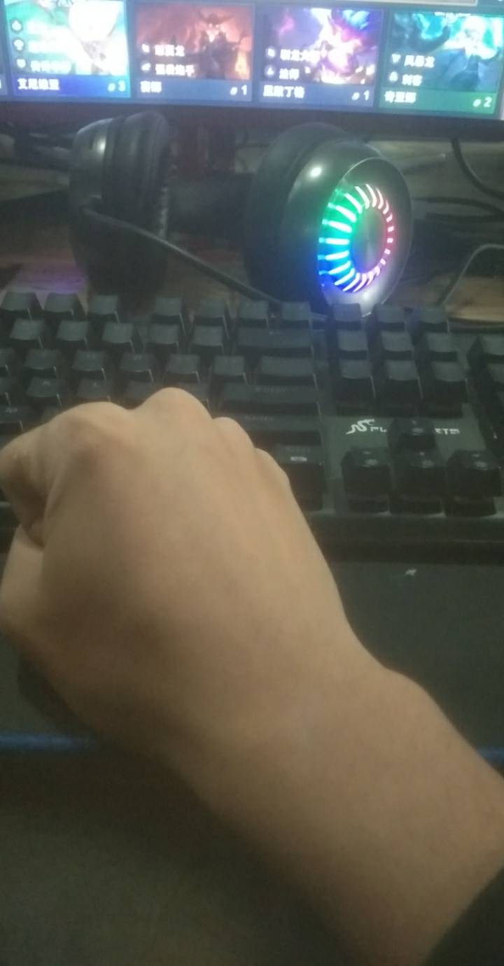 感谢昨晚老哥打赏的花呗，吃一碗面，冲了话费。打号结束，老板还给了一包烟钱。准备换47 / 作者:你在吃什么呀 / 