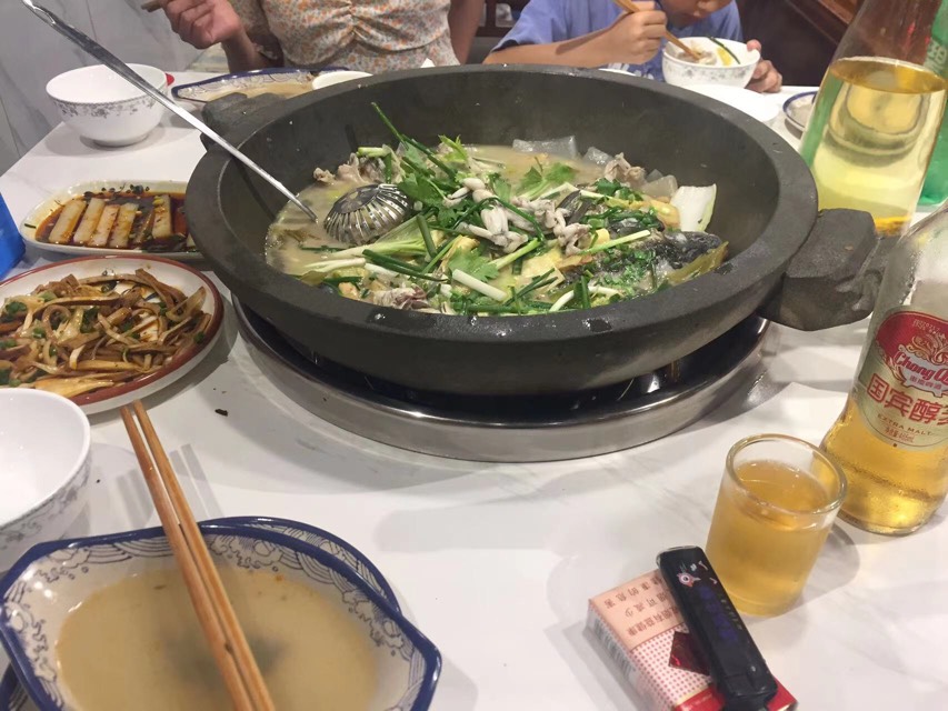 老哥们撸毛忙碌了一天，到饭点了，该吃晚饭了


5 / 作者:曾经遗忘的角落 / 