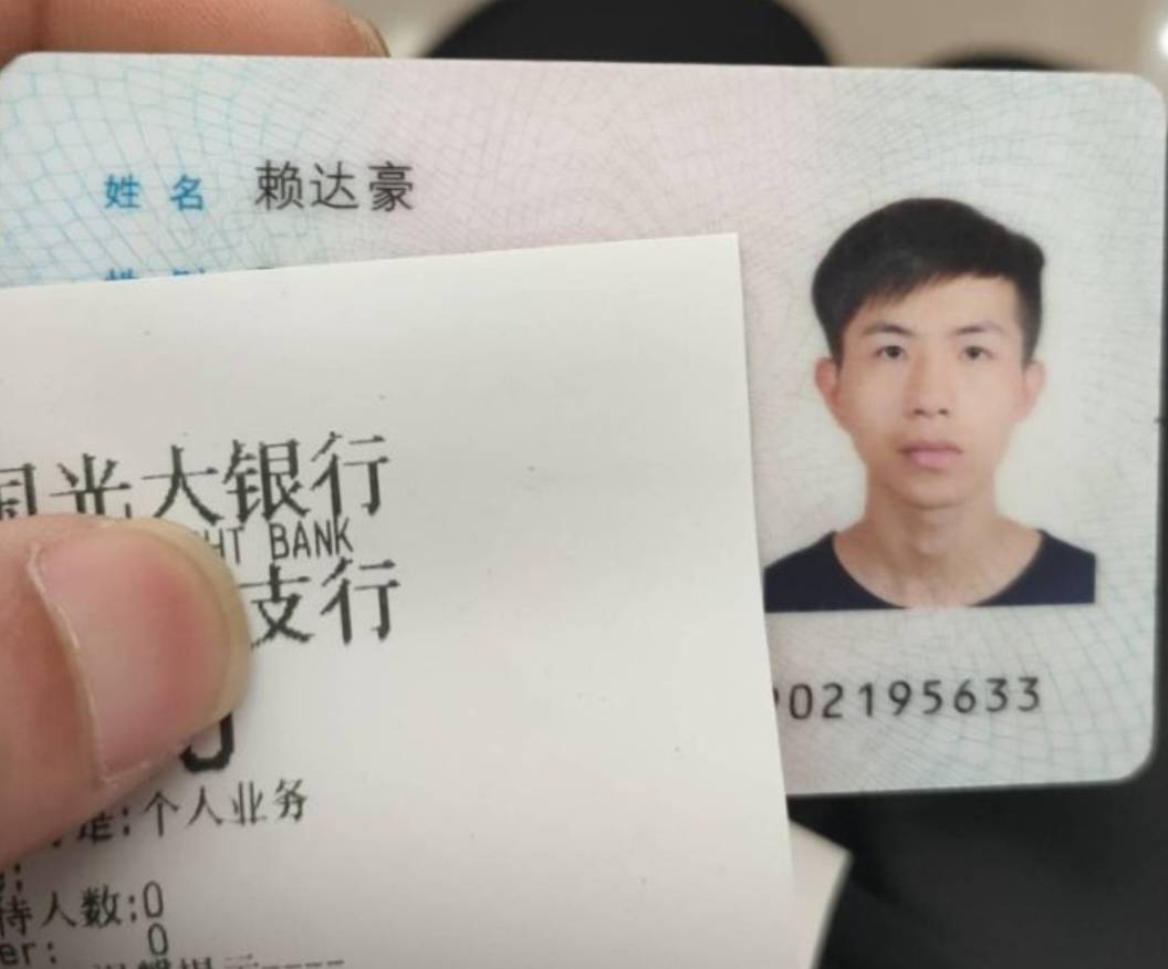 兄弟们我回归了


8 / 作者:收手吧赖达豪 / 