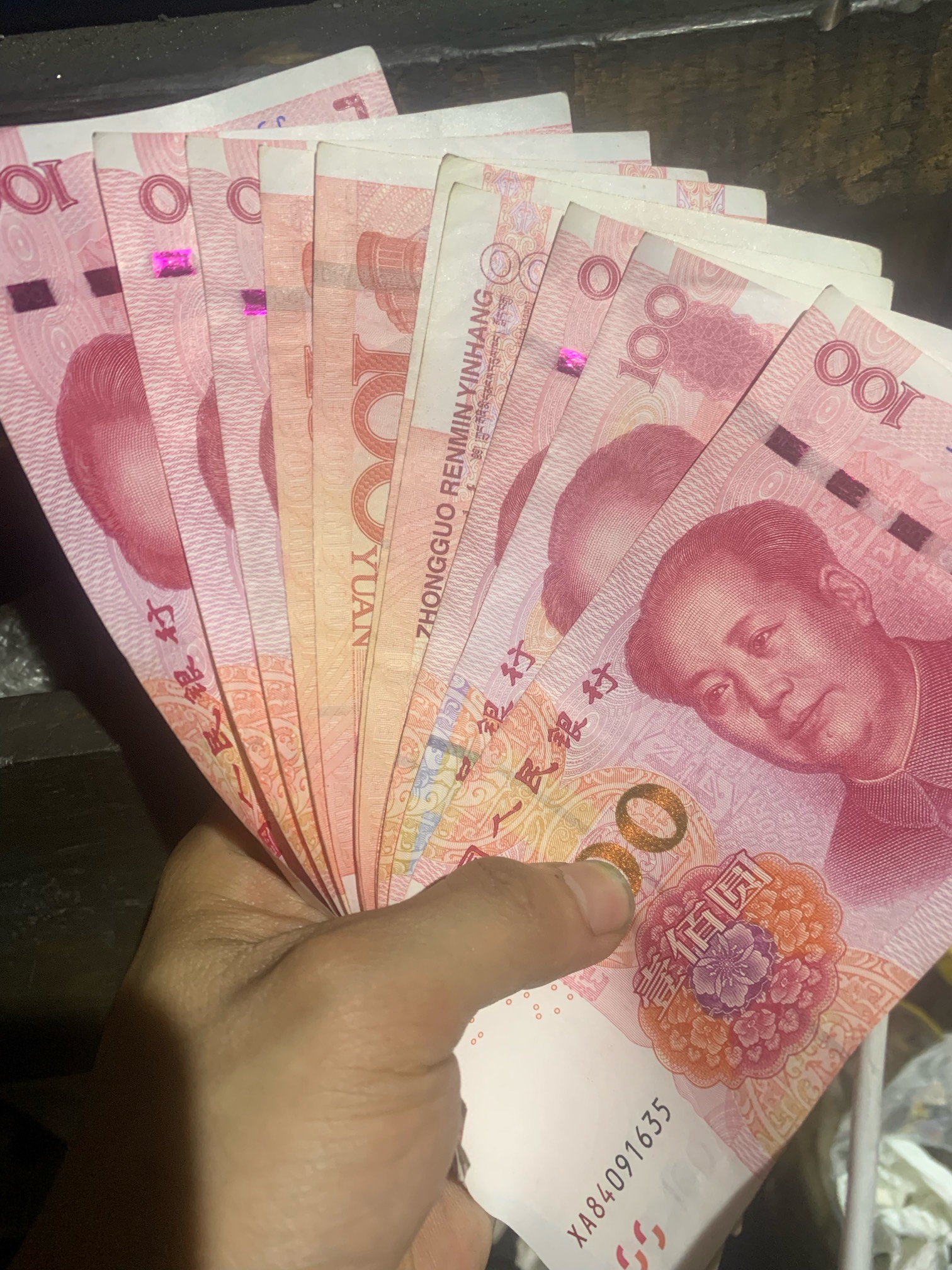 大毛。大毛 饭店停车场门口。斑马线 那小子酒驾 10码的速度碰了我一下膝盖。开始说50040 / 作者:旺仔牛逼糖 / 