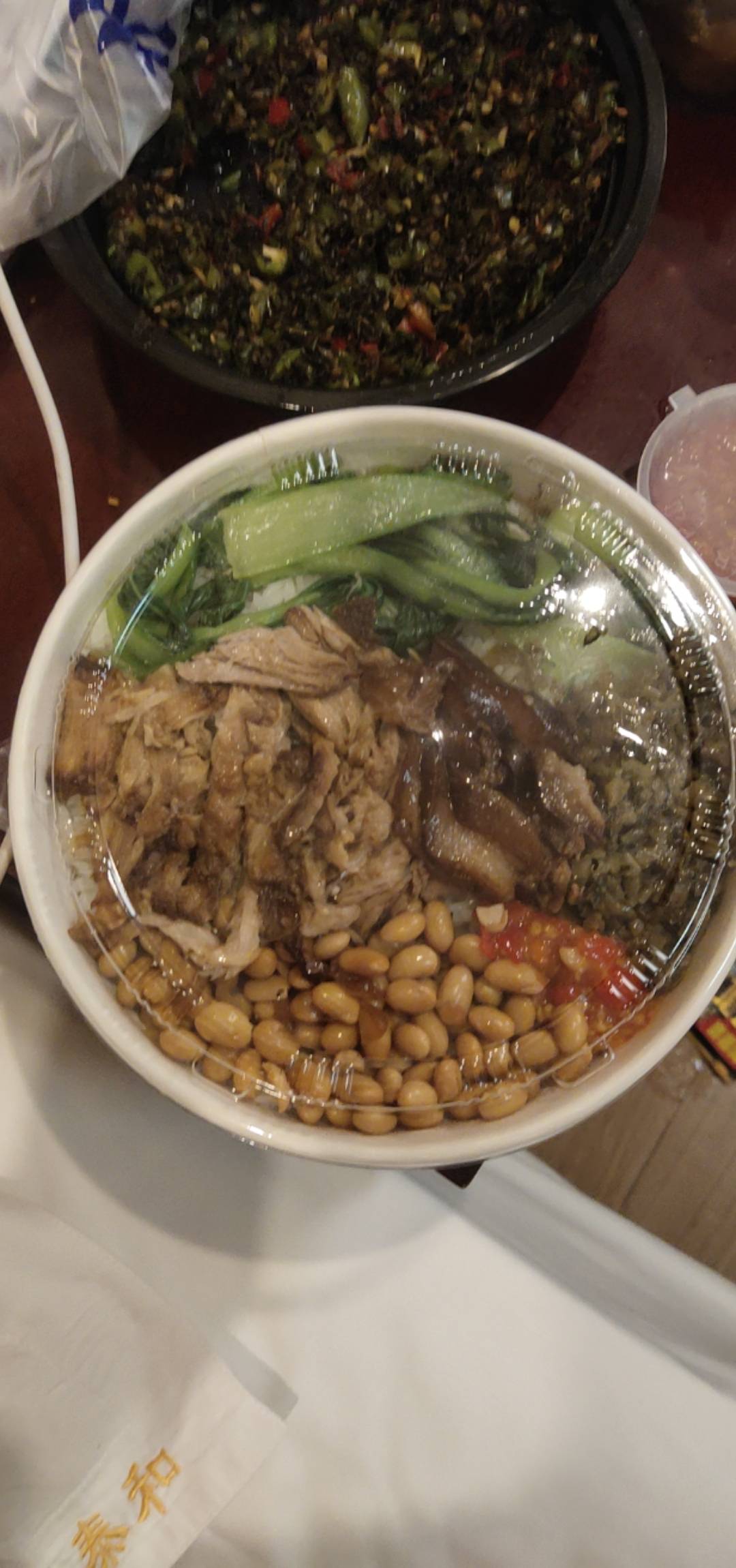 猪脚饭

98 / 作者:迷雾散不尽 / 