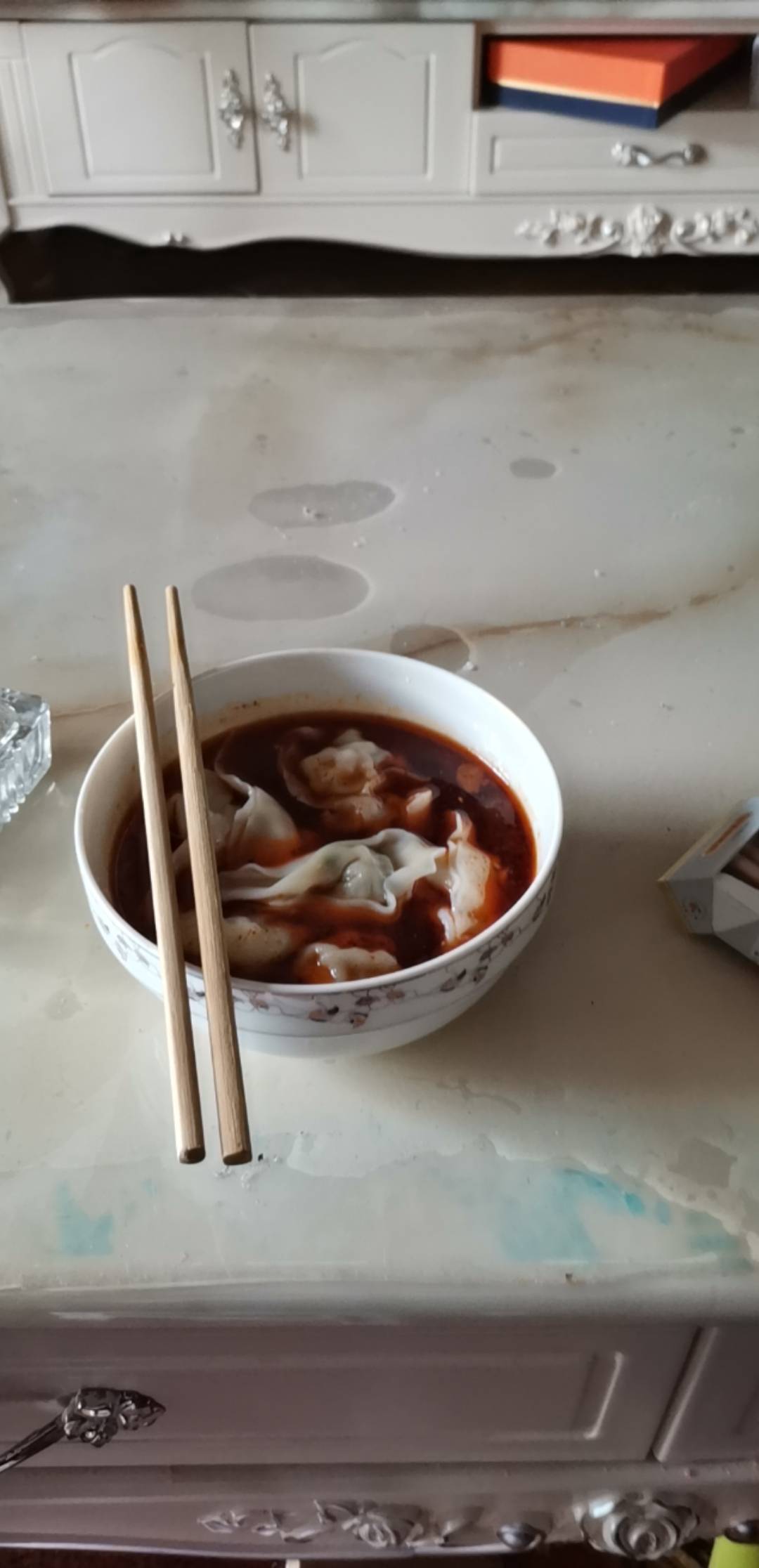 懒得煮饭了，煮几个抄手吃吧

68 / 作者:我真的是好人 / 