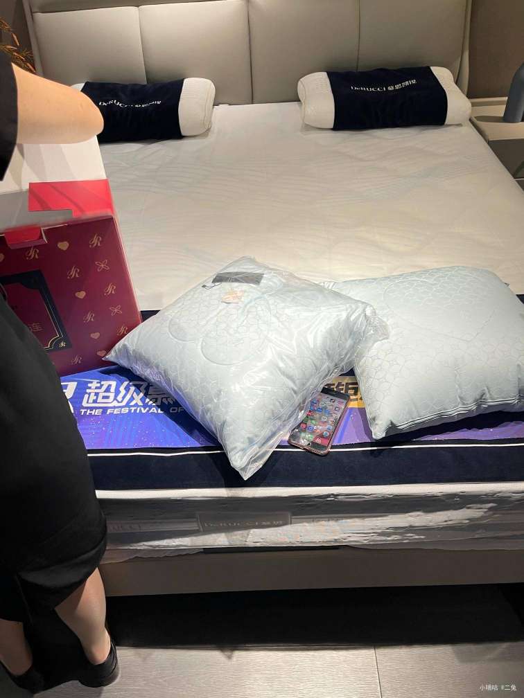 微信小程序，搜“慕思会员中心”进去注册，送四张券，其中一张可以免费领一个141元的91 / 作者:陈豆豆睡不着 / 
