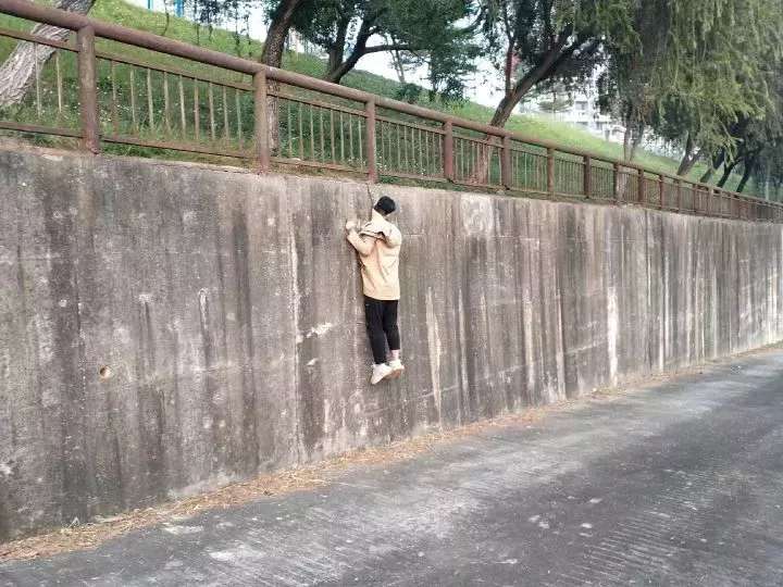 老哥们广发月月刷怎么刷，转余额宝不行，零钱通也不行。。。。。

85 / 作者:是谁在唱歌 / 