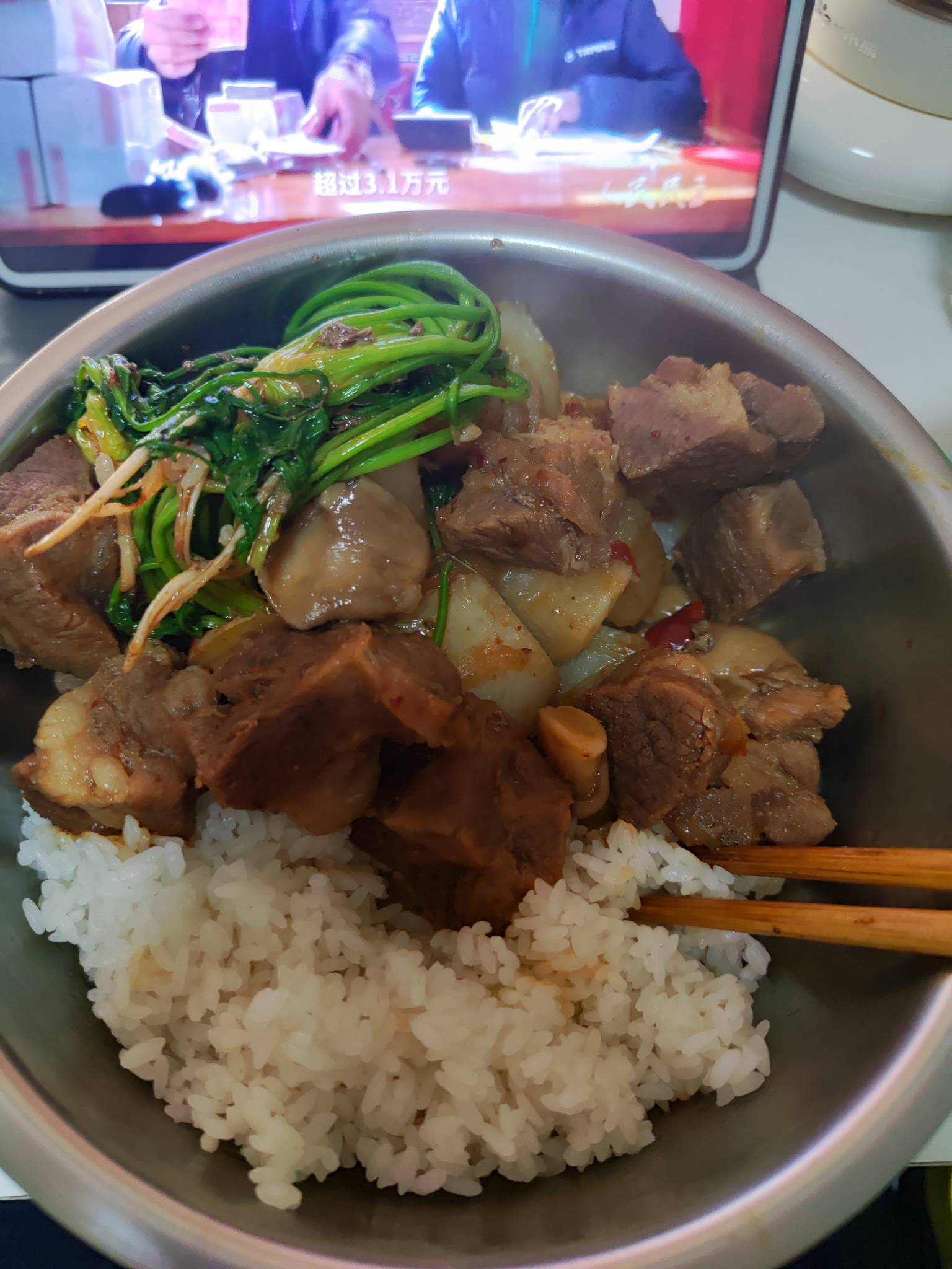 难怪现在都偷撸，现在几十个线报app天天盯着卡农，有毛立马转发，老哥们还是自己弄群34 / 作者:大虾锅 / 