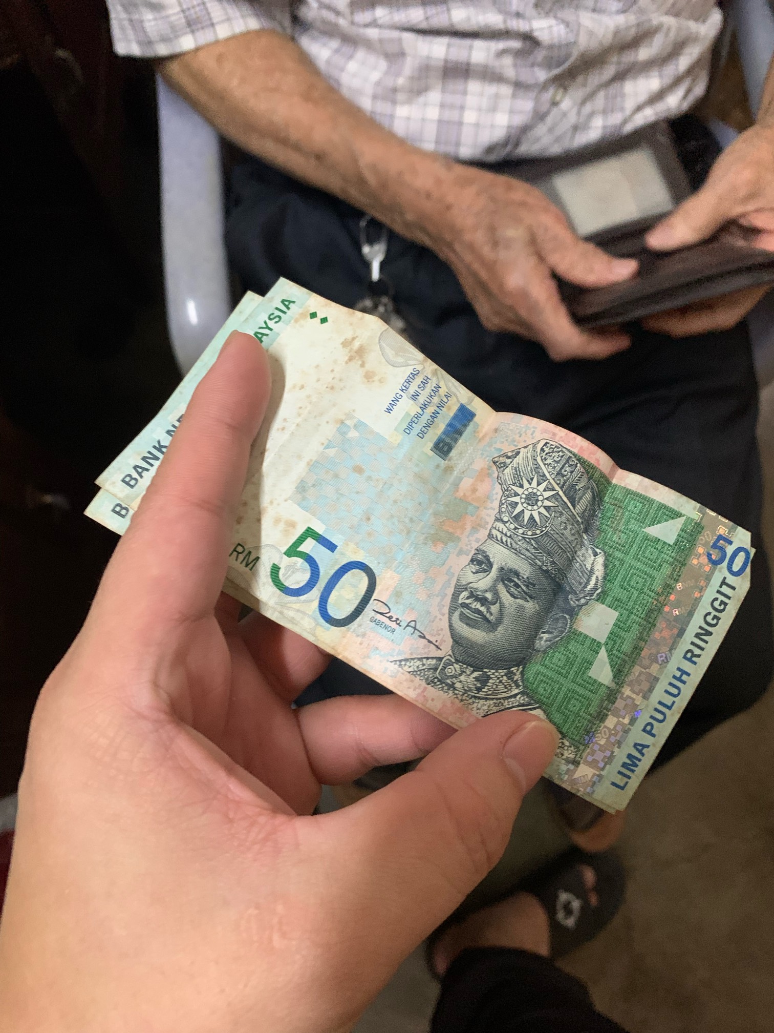 老人家找我出这个，我就100毛跟他换了


93 / 作者:卡农a哥 / 