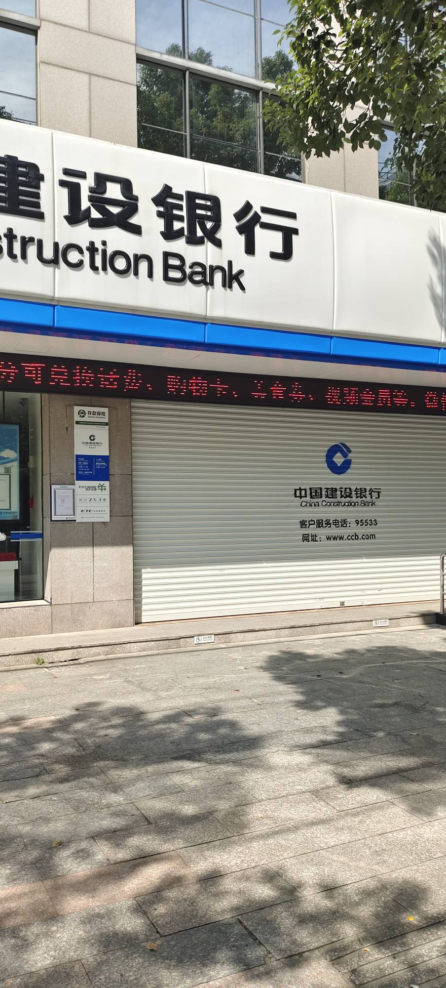 宁波一波疫情最多半个月就解封了，别的地方怎么搞几个月还封着

20 / 作者:卡农豆包 / 