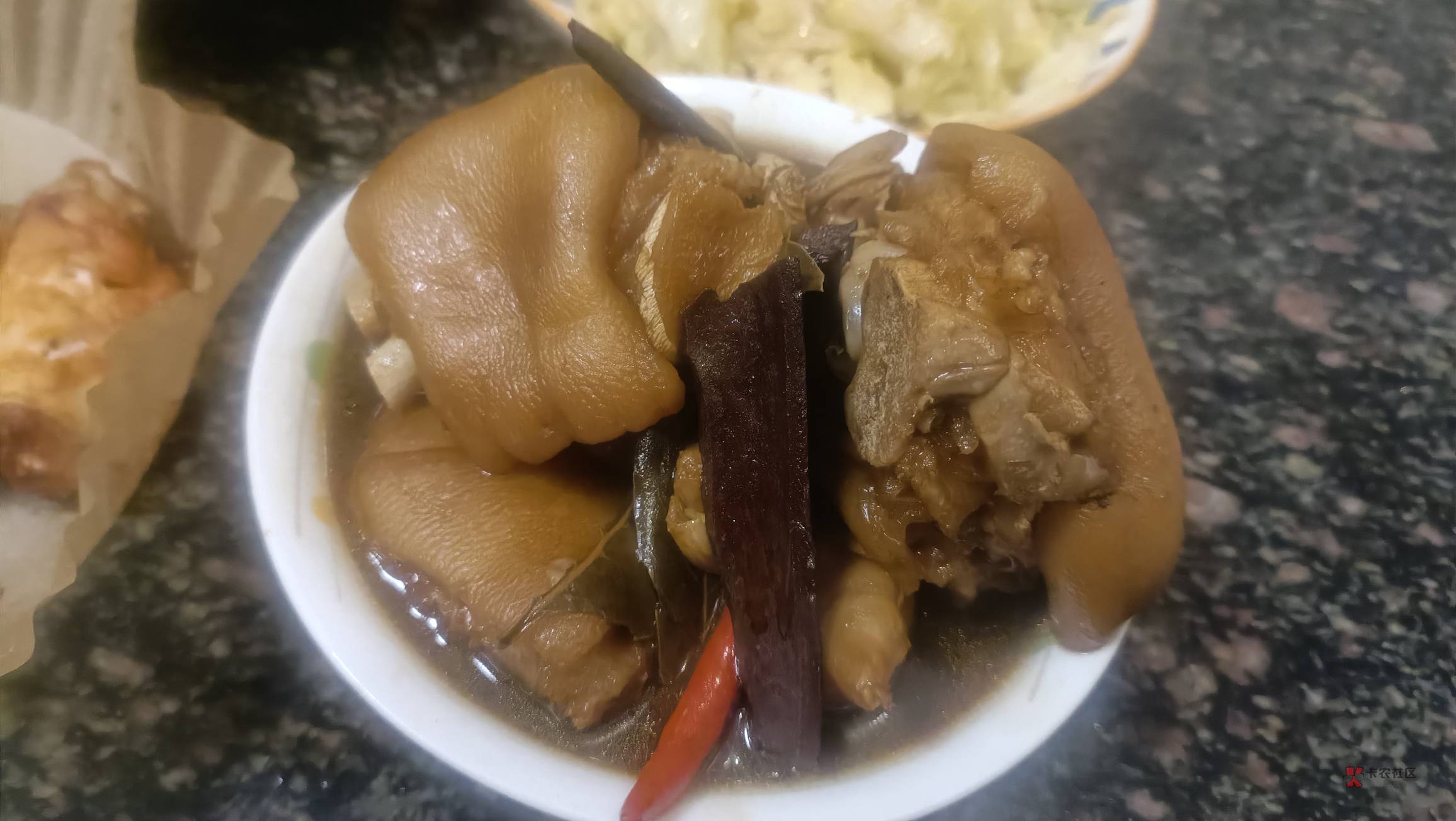 先吃了。




12 / 作者:静静很美 / 
