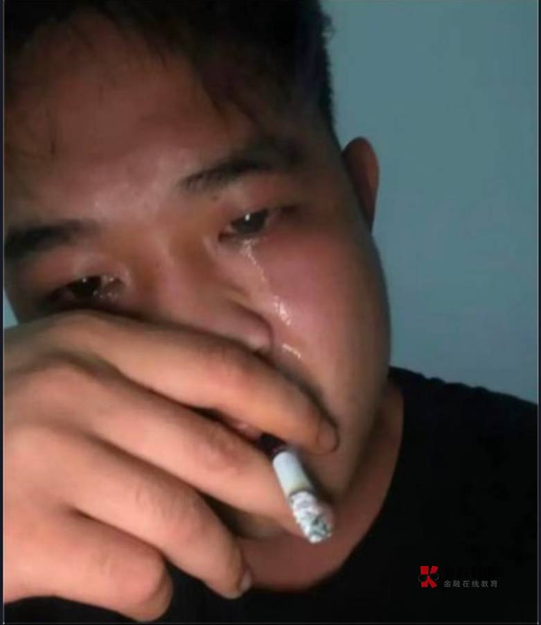 现在把卡农当做我的朋友圈，许多年以后看看以前是怎么过得，怎么活的，怎么狼狈的，也25 / 作者:童话再美 / 