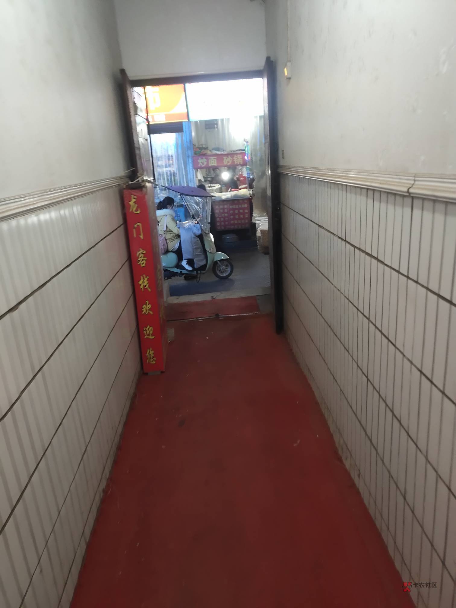 我多么想自己一个人无忧无虑，浪迹天涯，一辈子一个人，无牵无挂，奈何是独生子，家里32 / 作者:童话再美 / 