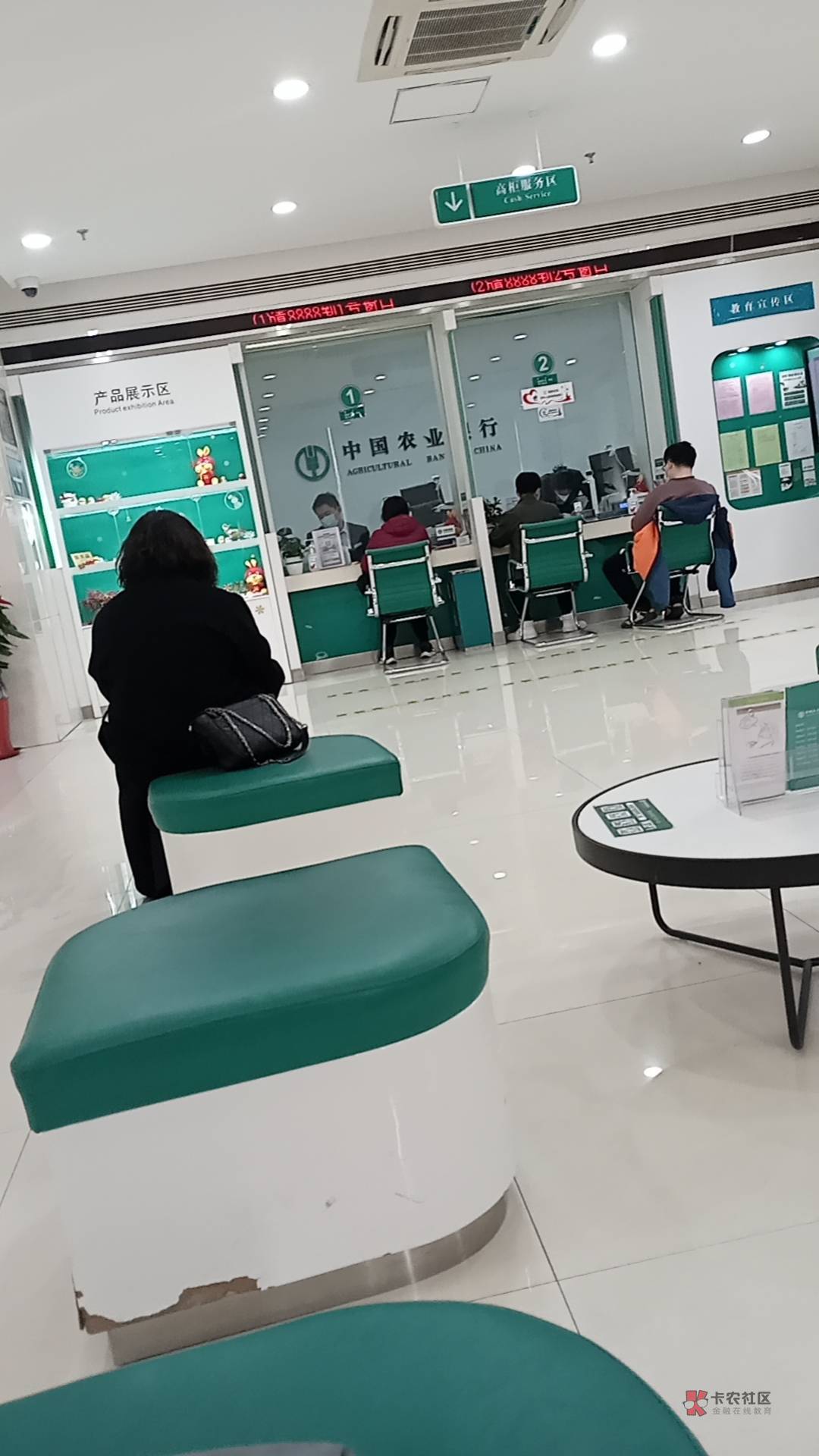 玛德，三点来的快五点了他还没结束，还一直说没事不着急，玛德后面一堆人等着他

41 / 作者:麻麻，要奈奈 / 