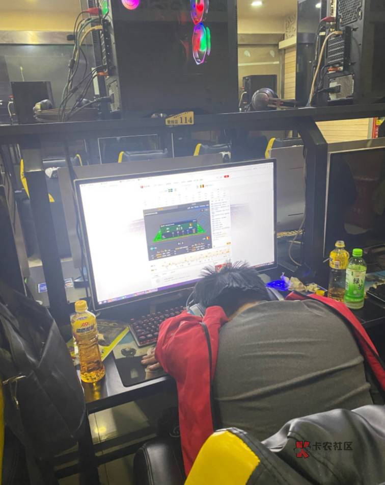 云少付的四川是要一张卡一张卡换吗？你们都是用什么刷的啊？

86 / 作者:鎏鑫 / 