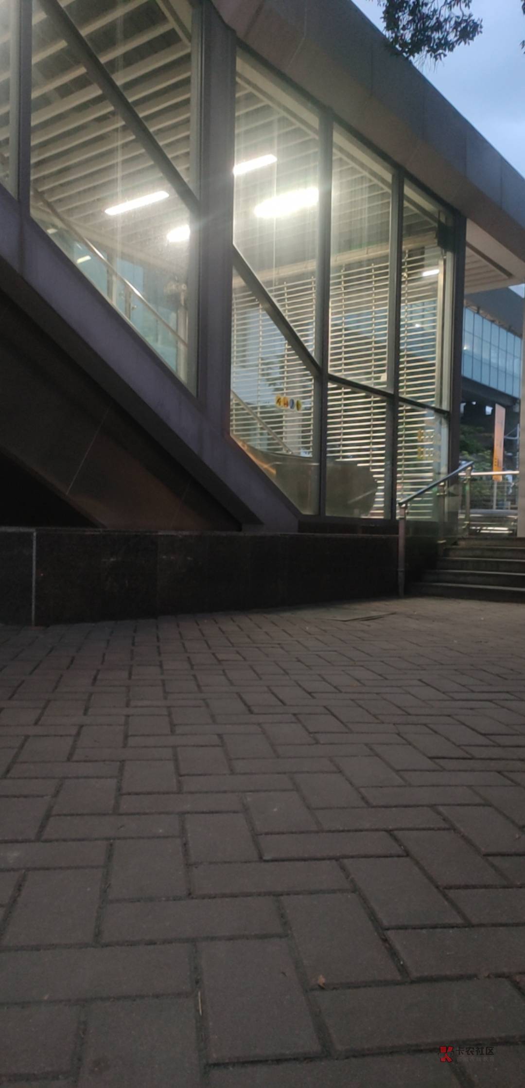 又一天日结等地铁回家  等了三个小时了 218到手喝着啤酒还不错

44 / 作者:打野怪 / 