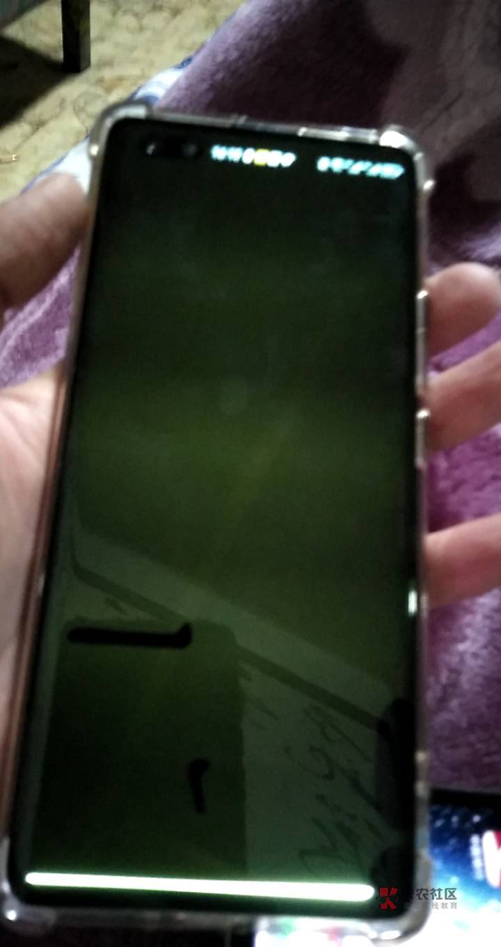 先不说有没有包，以前这个手机随便飞很丝滑，华为nova7pro，鸿蒙系统的！～现在在欢幻33 / 作者:愛莪妳怕樂嘛 / 