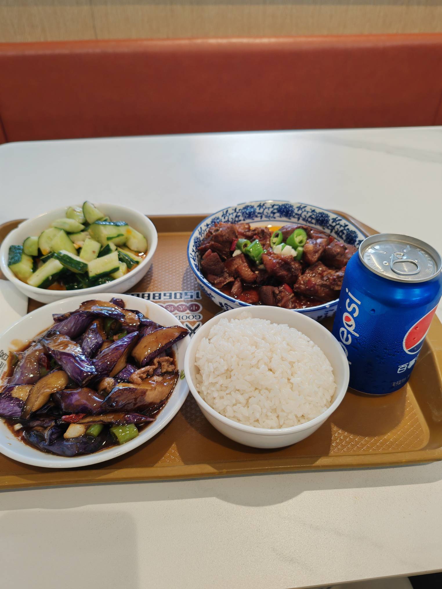 在杭州，这一餐30，感觉好贵

31 / 作者:我囿一百块。 / 