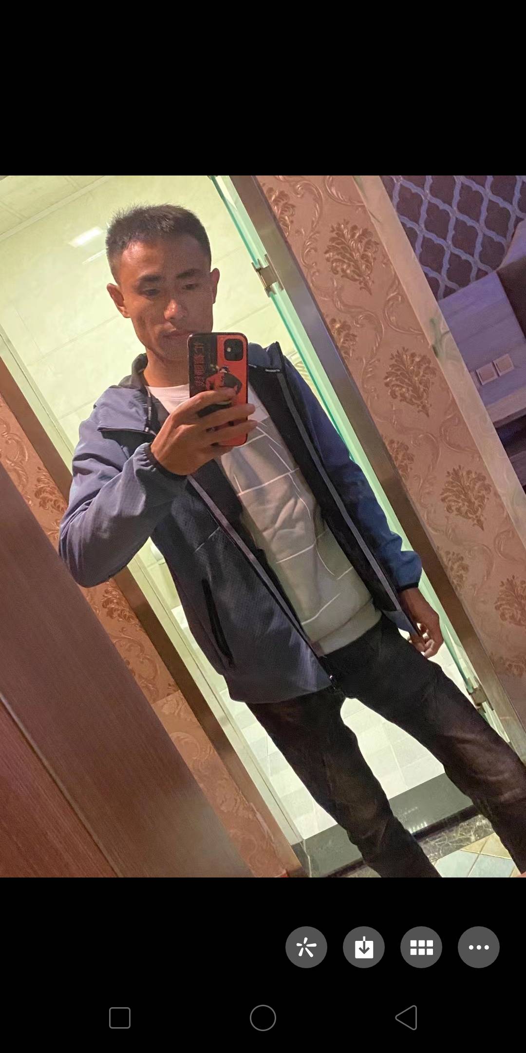 老哥们这个跑路  你们觉得像是有钱人吗，看面相不应该啊！






66 / 作者:文化水平有限 / 